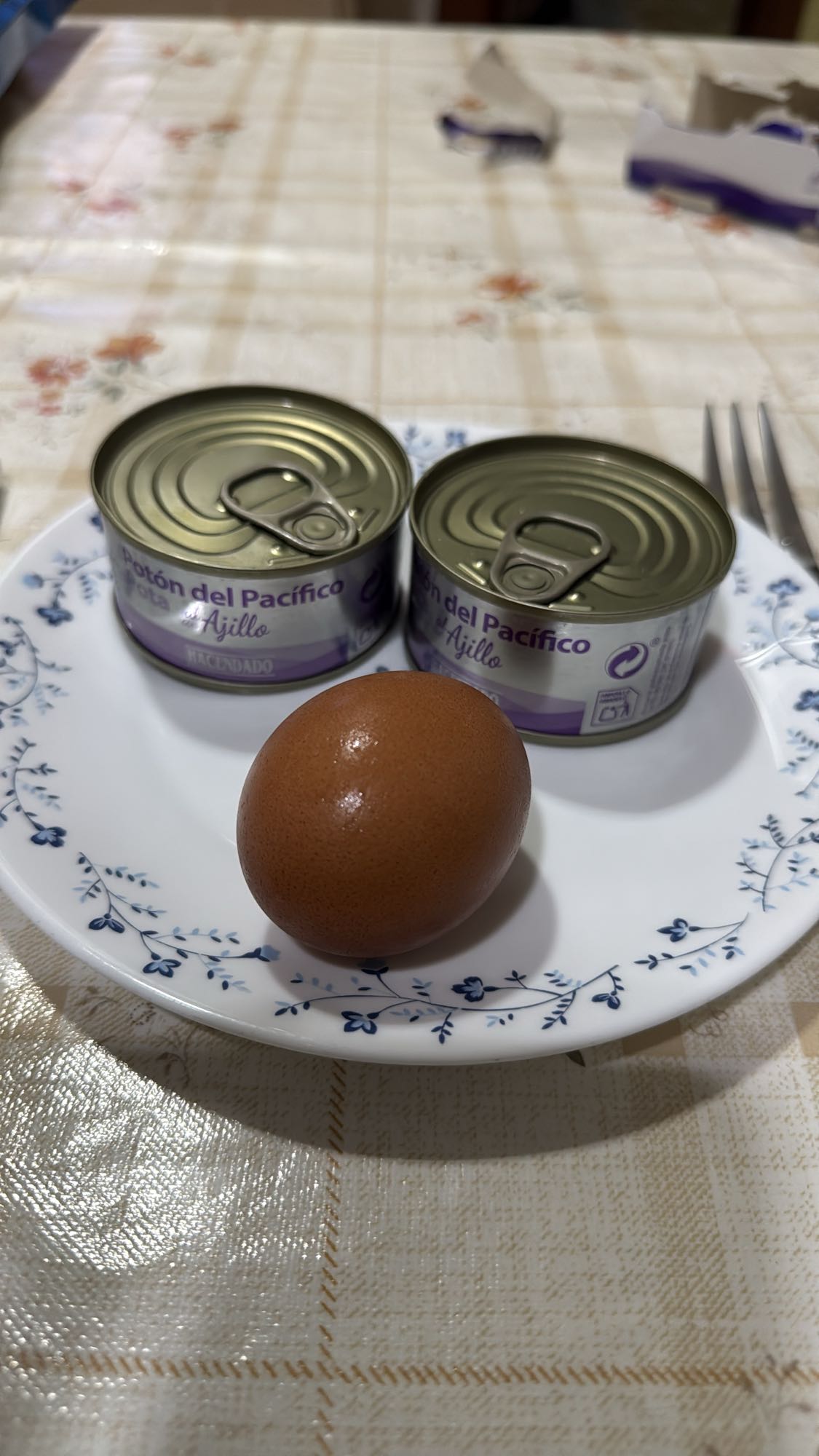 huevo y atún en lata