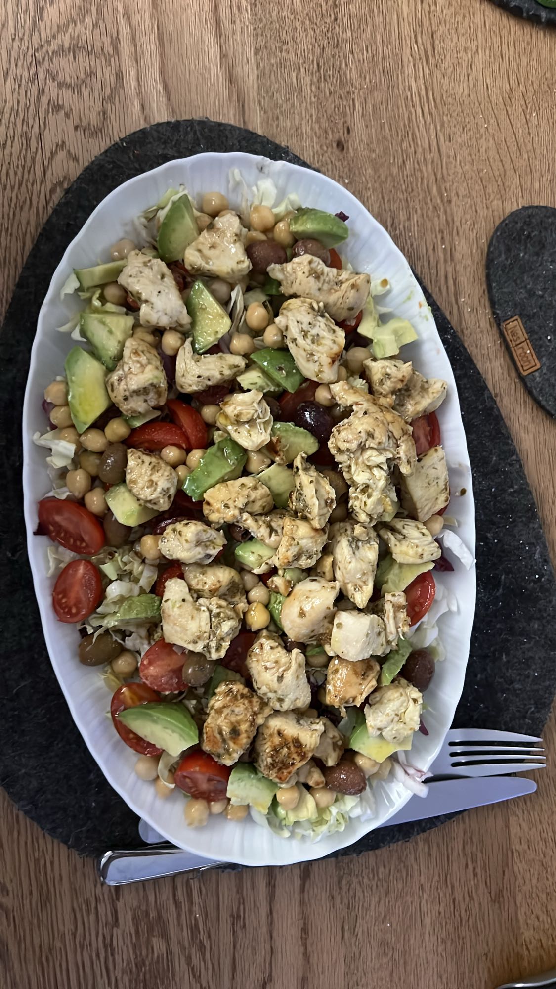 Tavuklu Akdeniz Salata