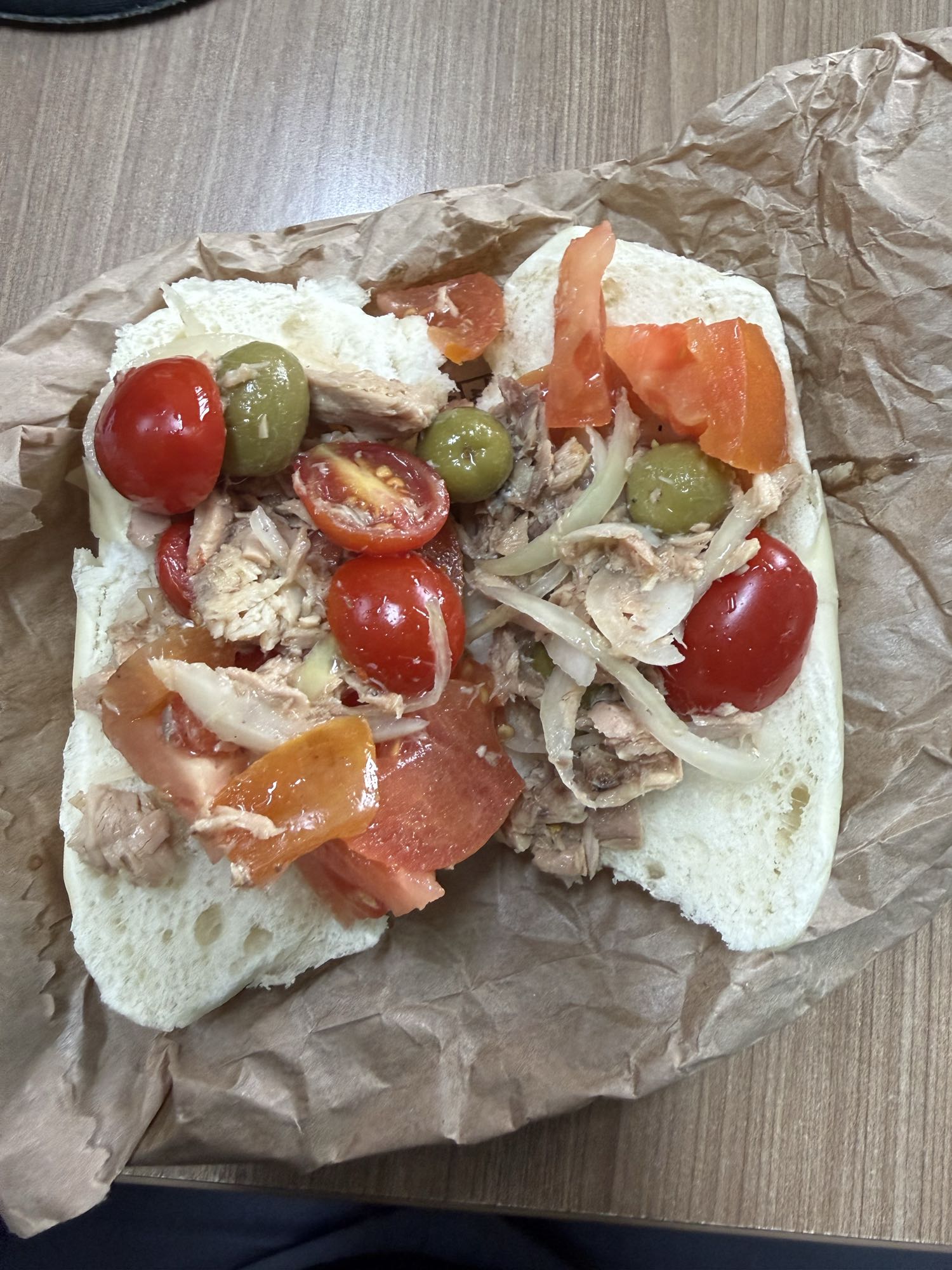 Sanduíche de atum