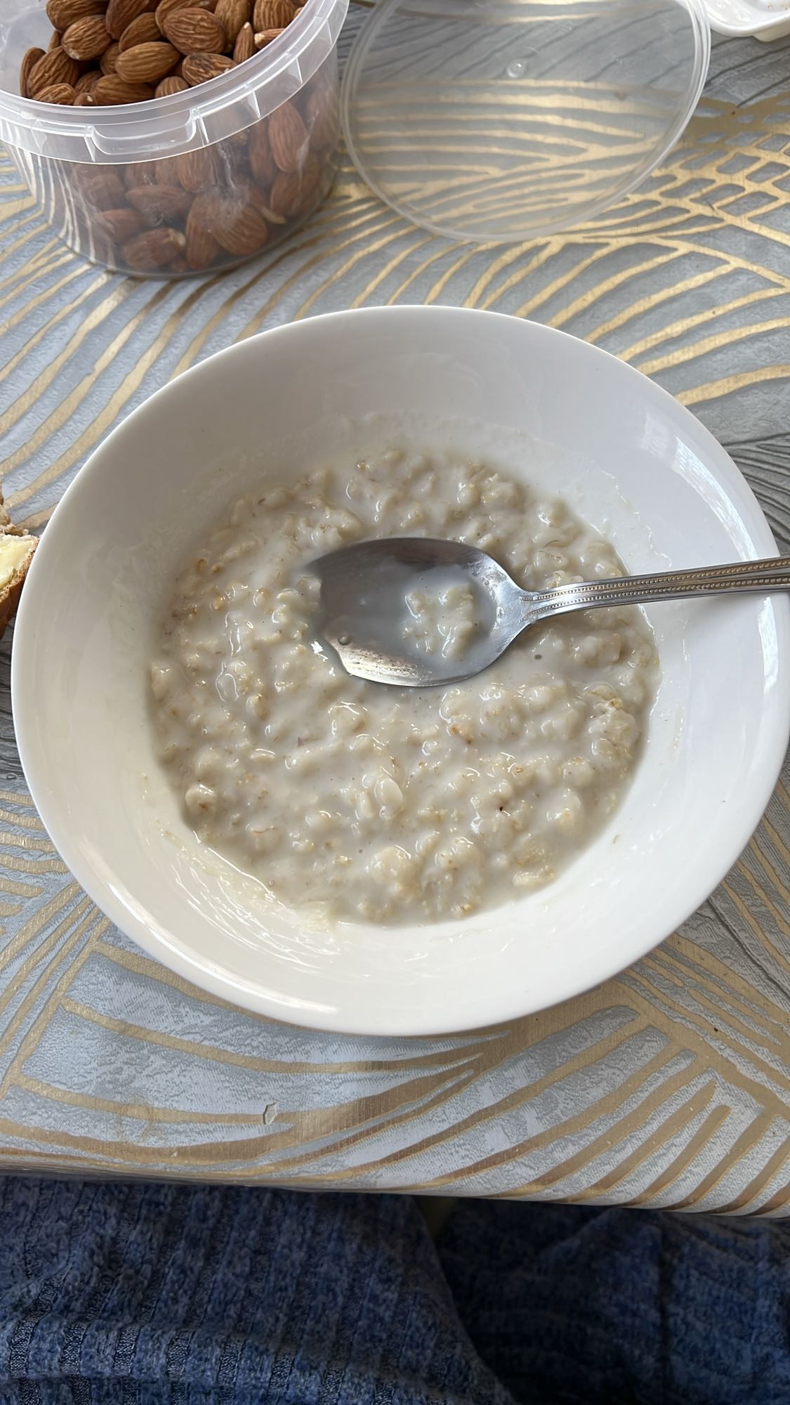 овсяная каша с миндалем