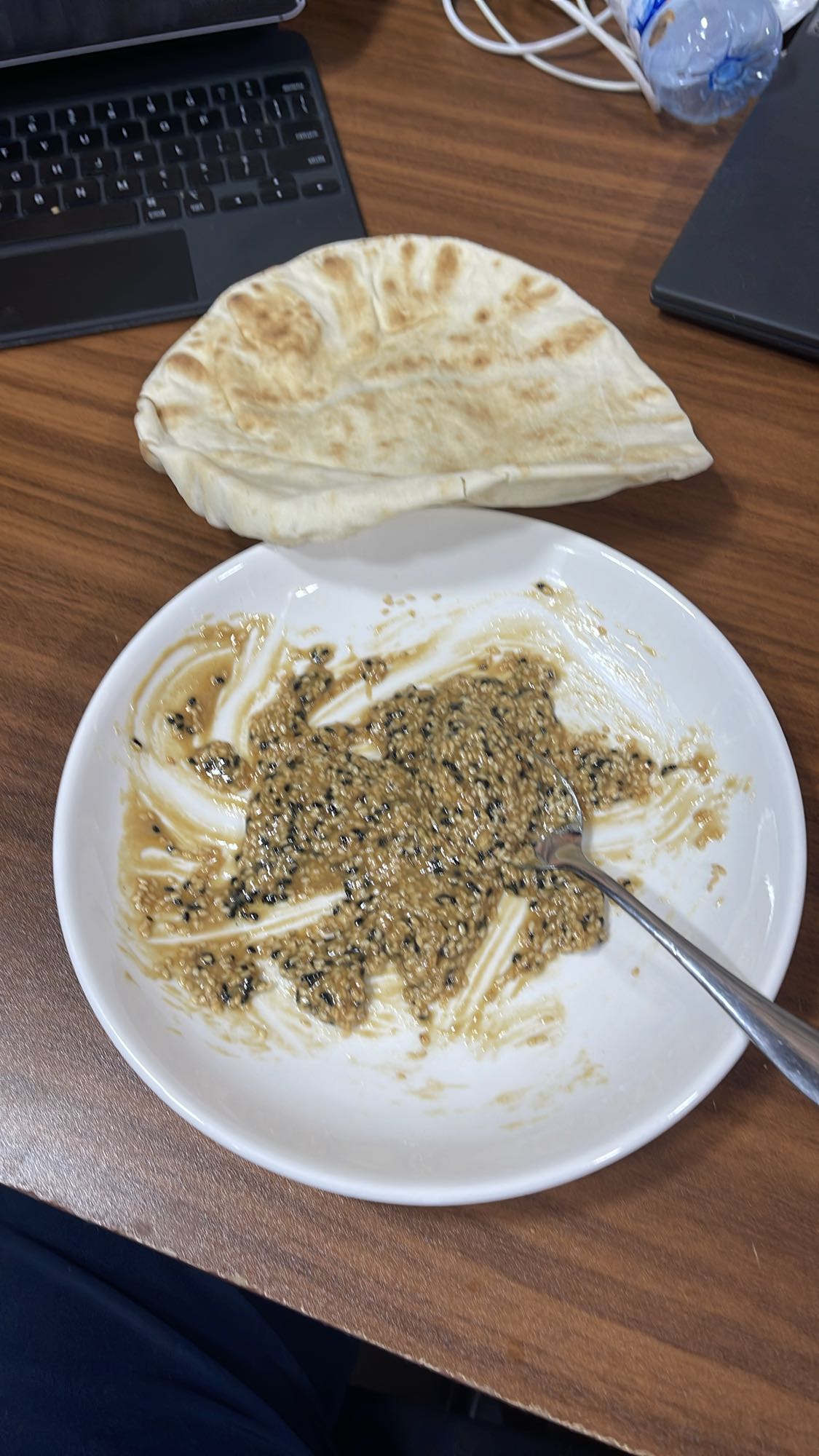 Sesame dip with flatbread and black tea
