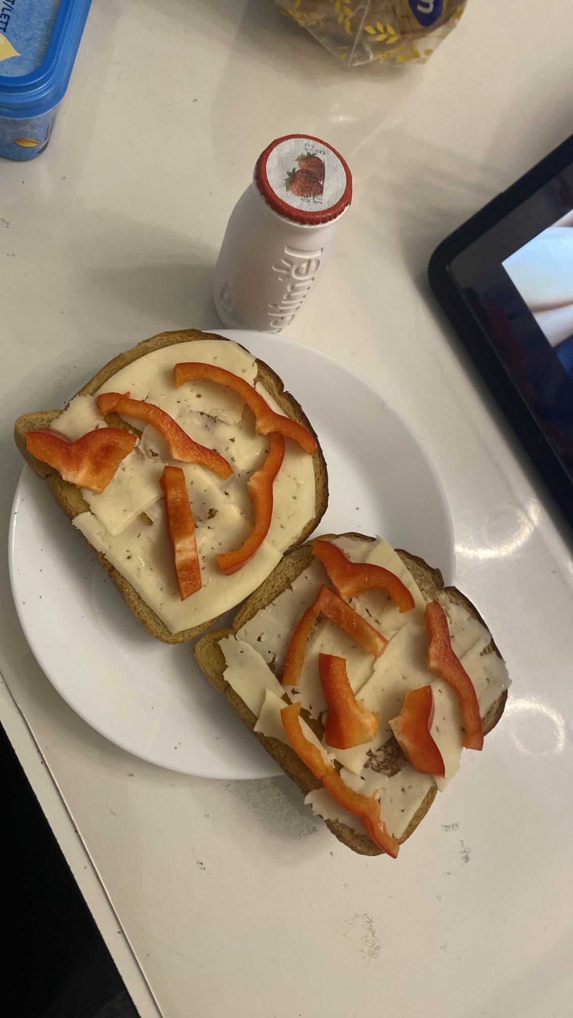 Ostmörgås med paprika