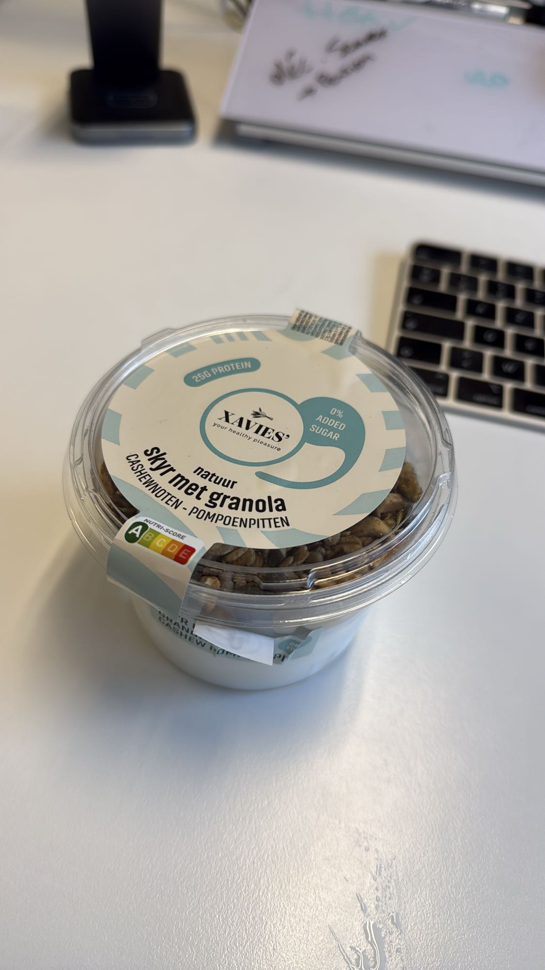 Skyr with granola cup