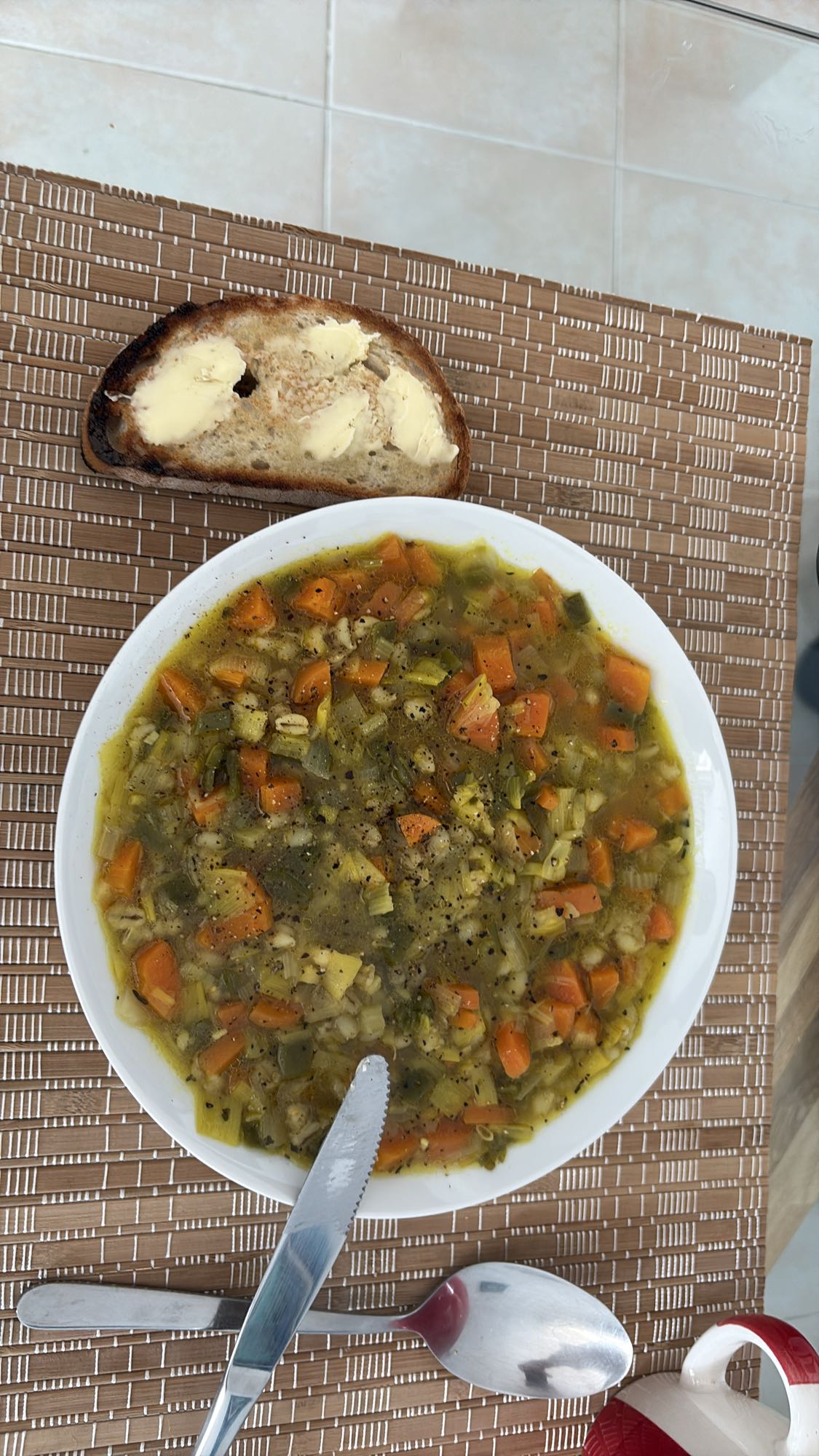 Vegetable Soup with Bread