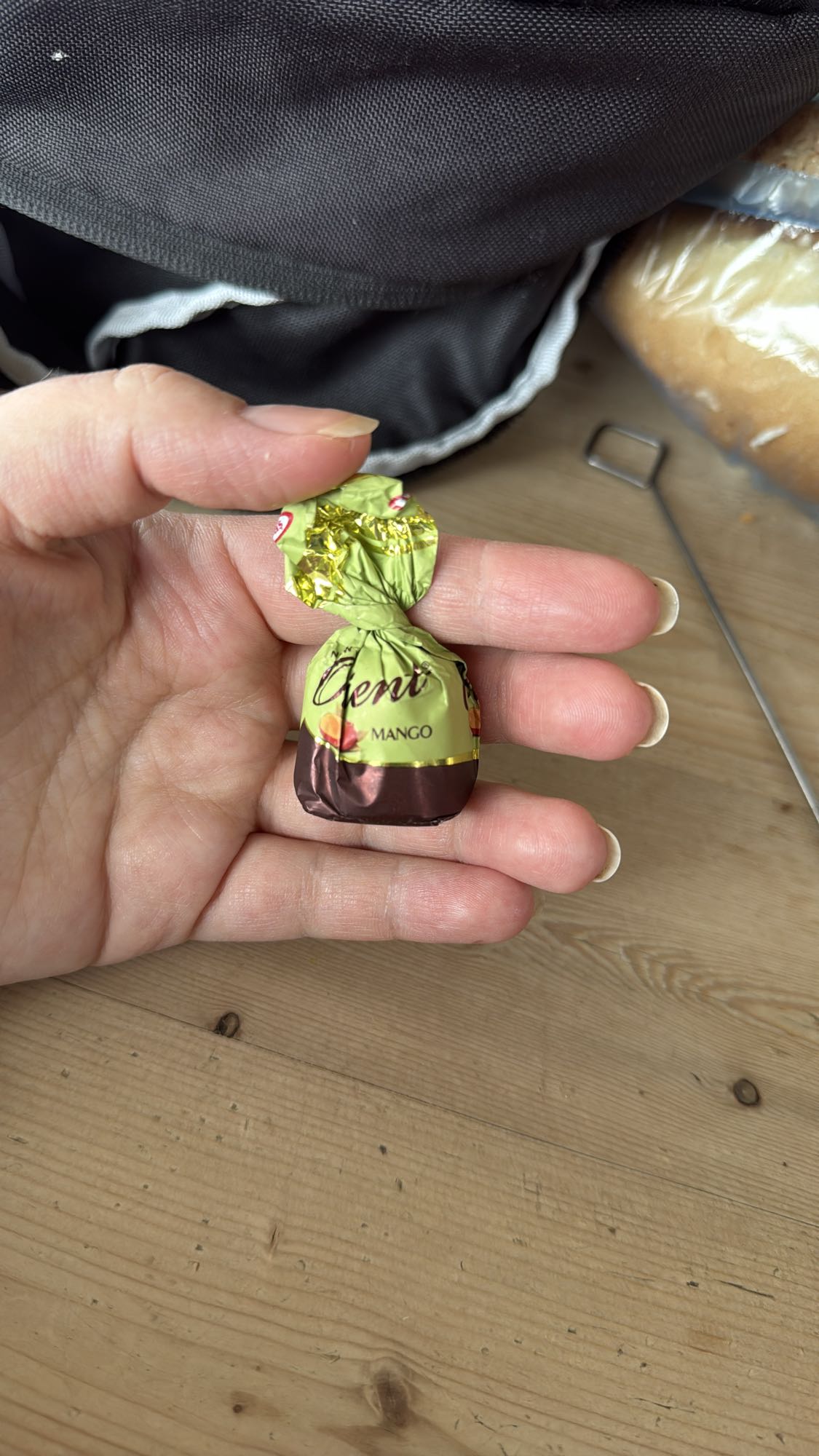 Bomboană mango ciocolată