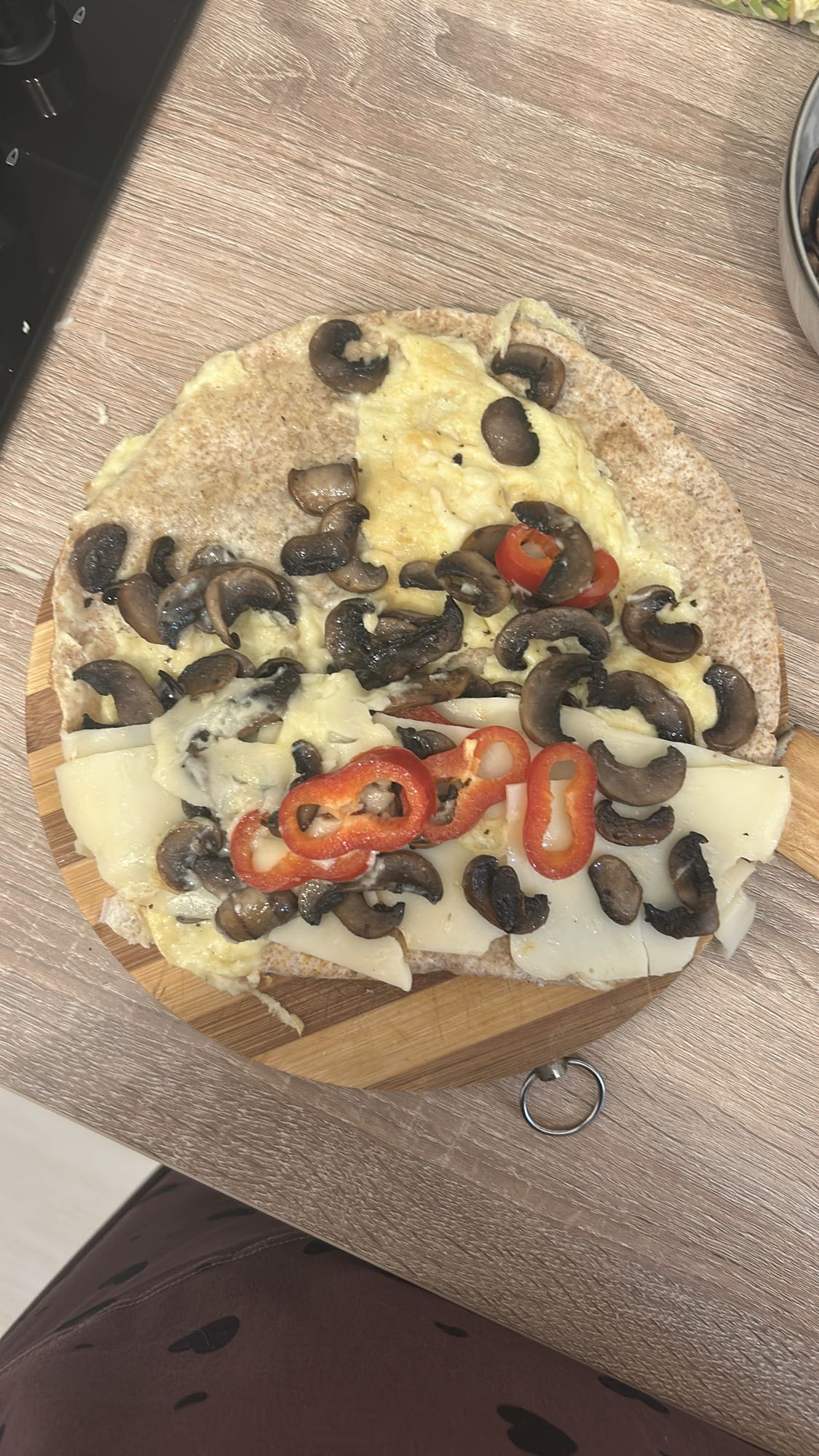 Omlet cu legume și cașcaval