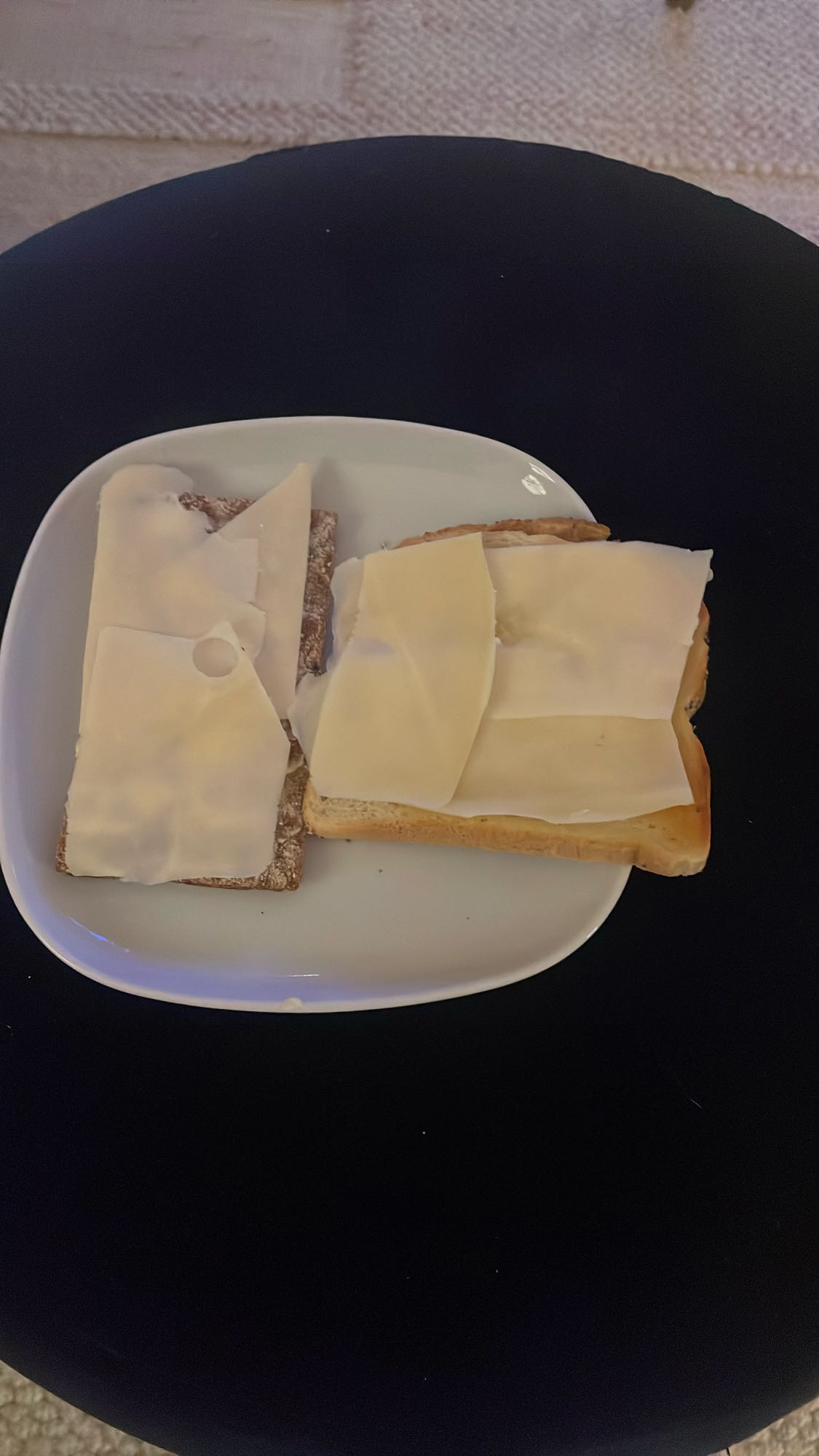 Ostsmörgås & knäckebröd