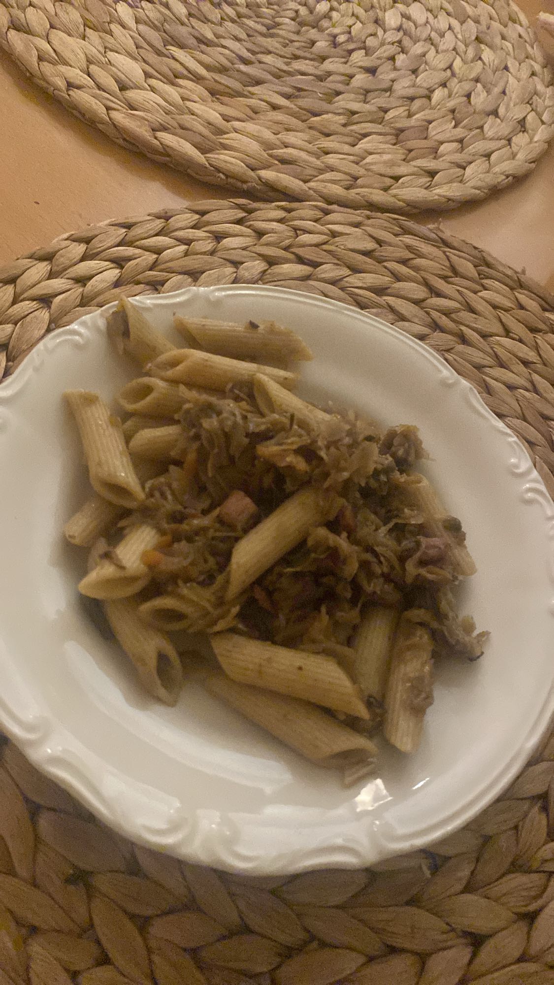 Makaron z kapustą i mięsem