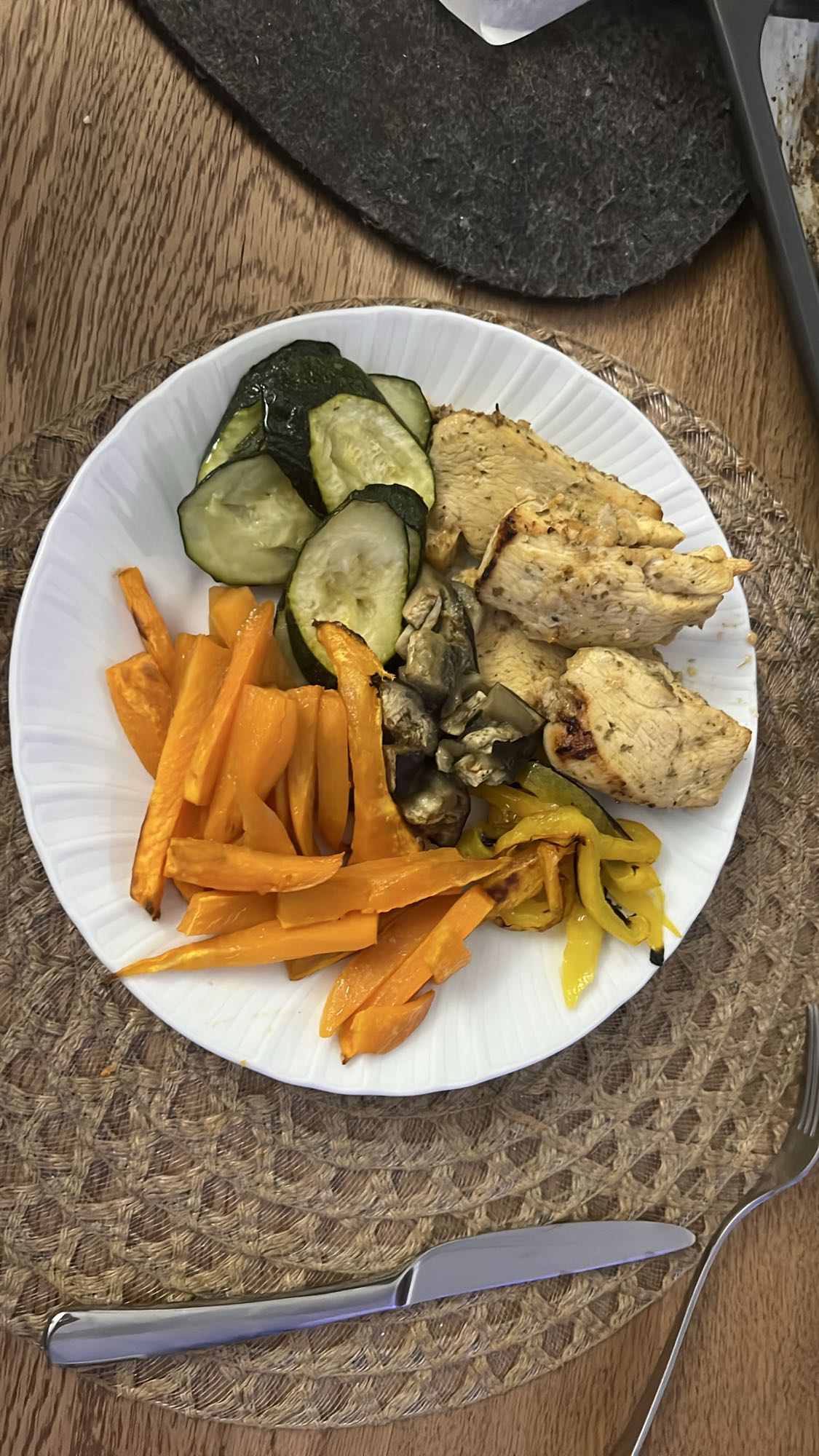 Grilovaná kuřecí zelenina