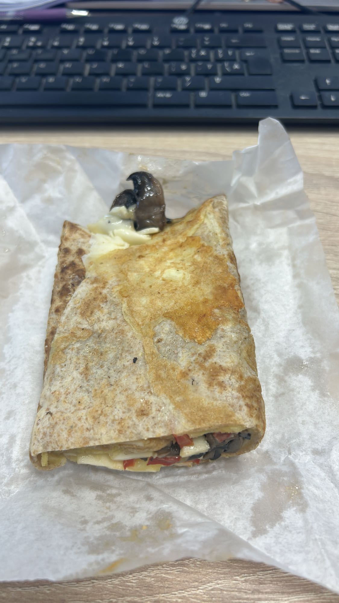 Wrap cu legume și brânză