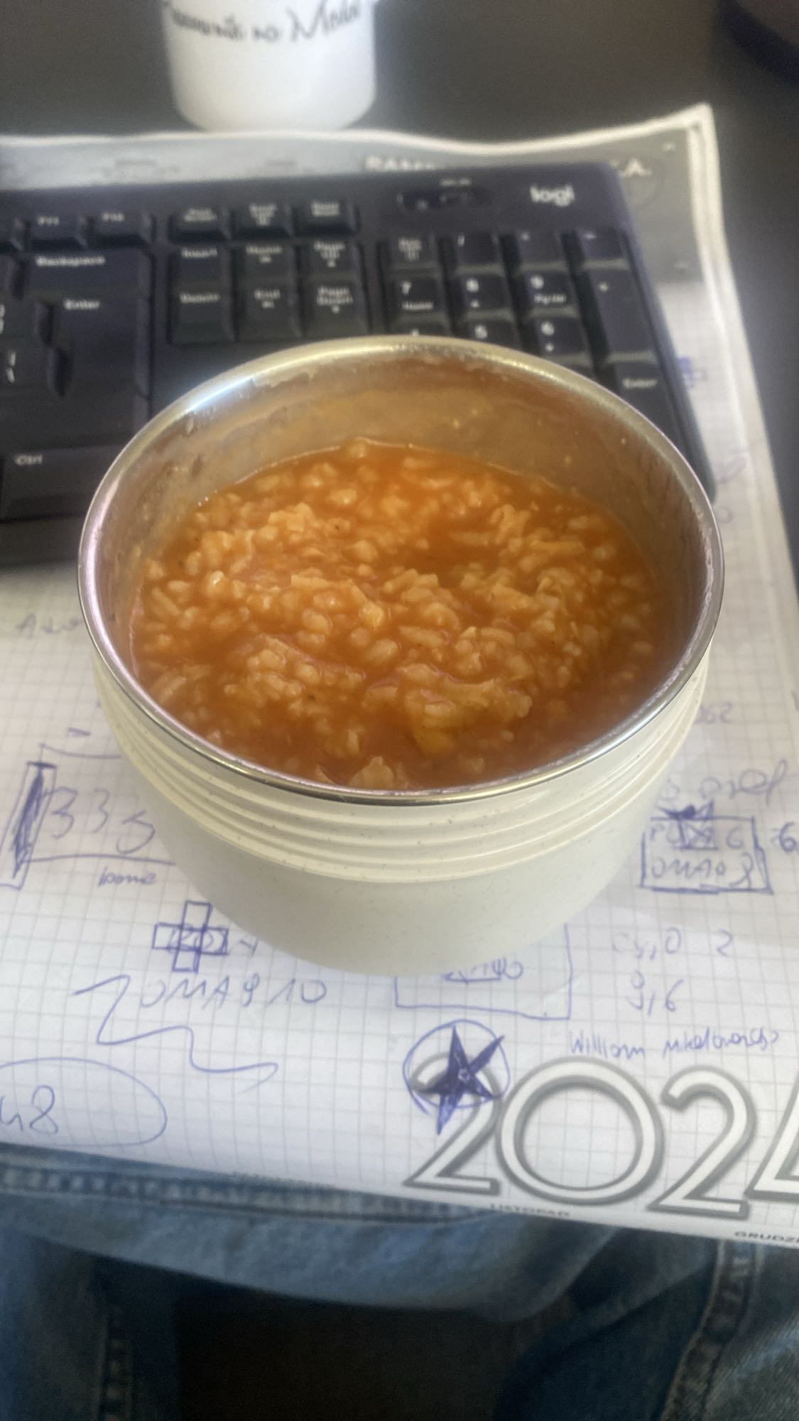 ryż w sosie pomidorowym