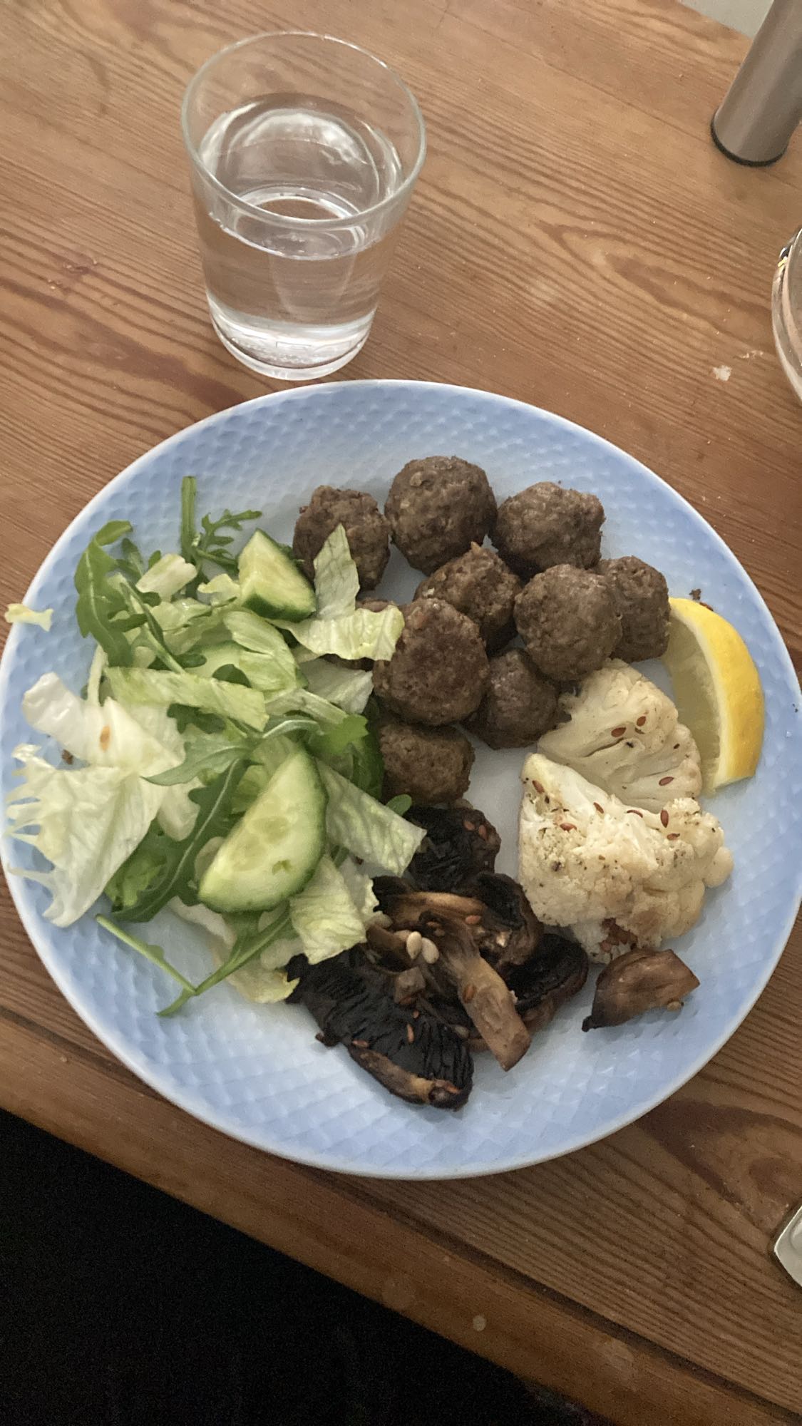 Köttbullar med grönsaker