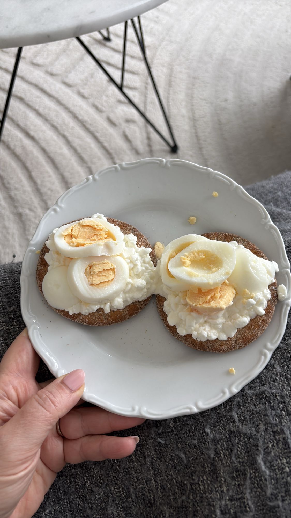 Knäckebröd med ägg & keso