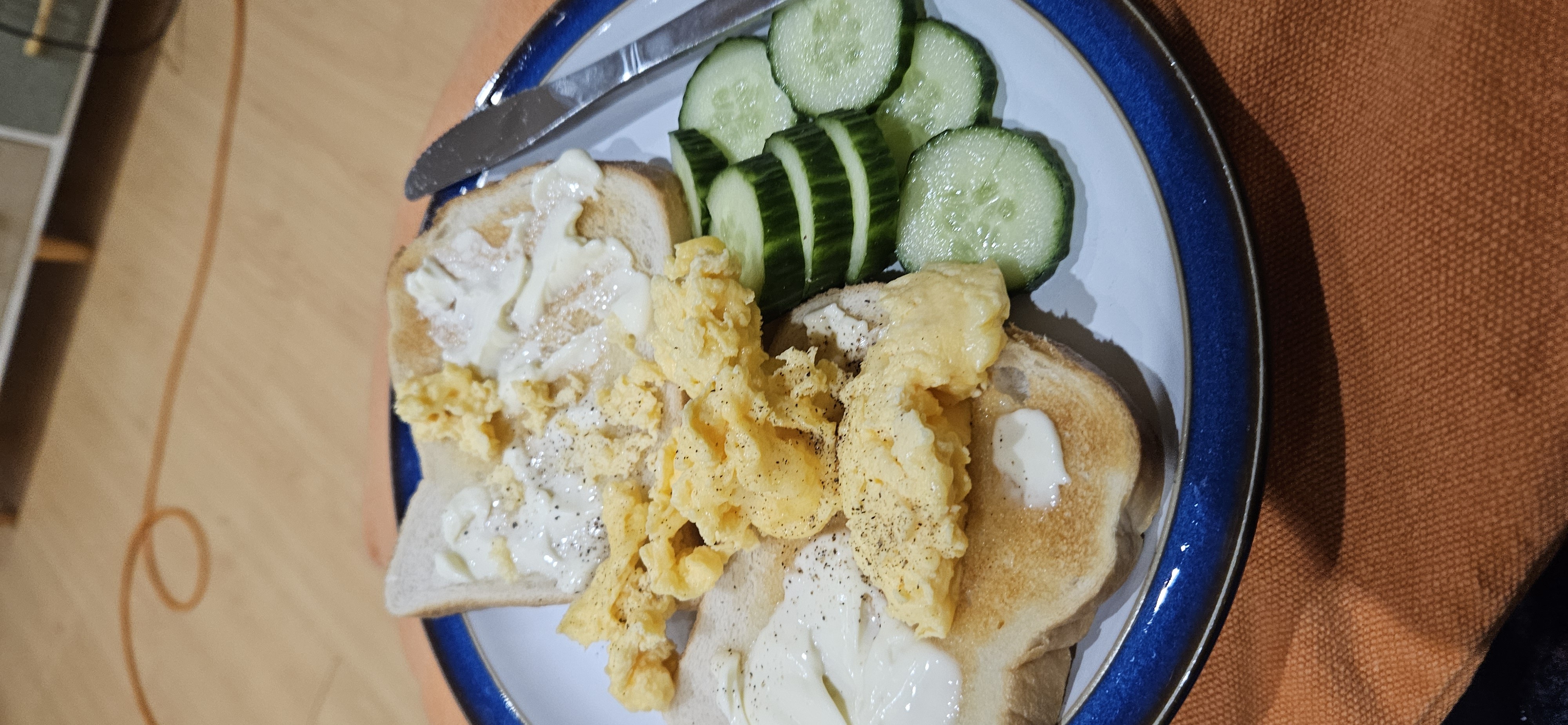 Scrambled eggs toast plate