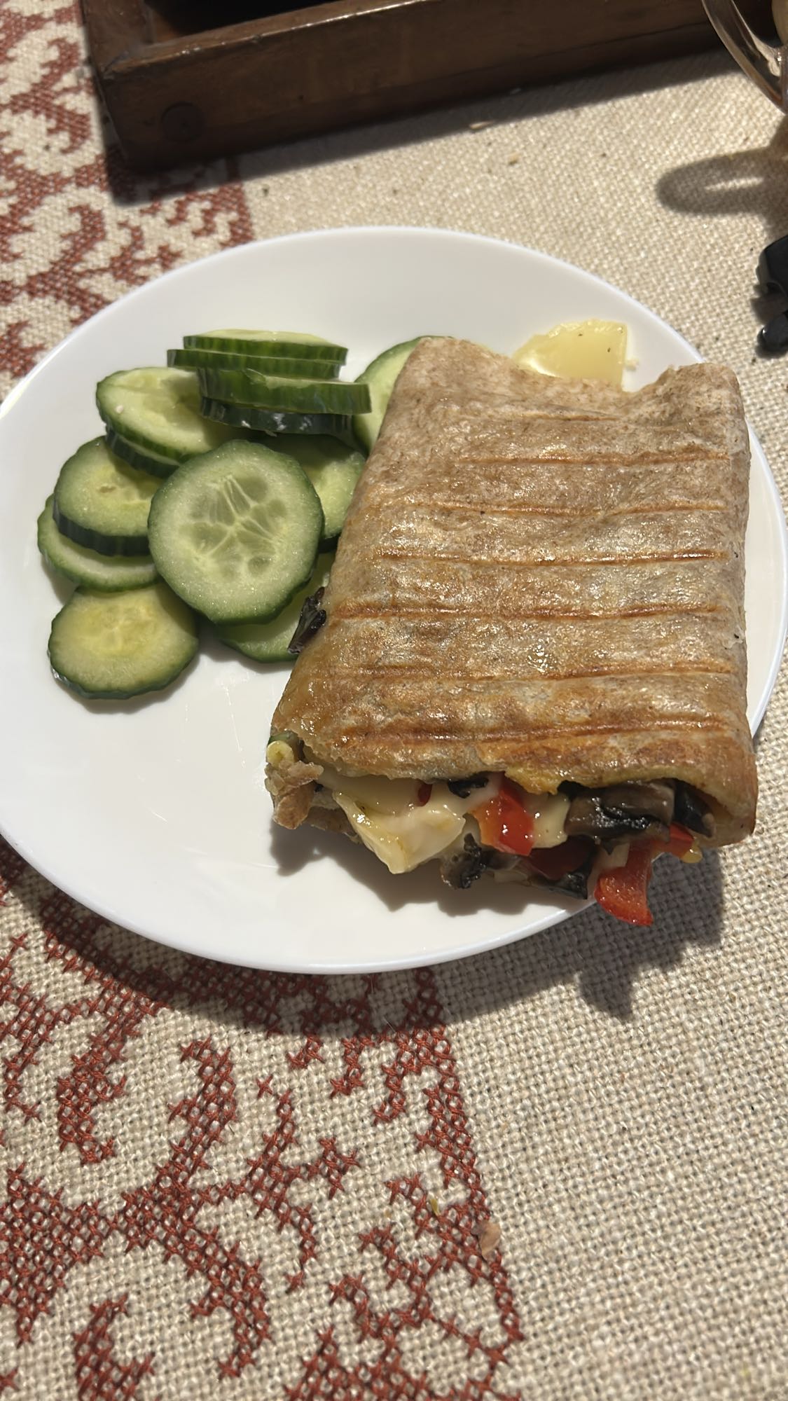 Wrap cu legume și castraveți