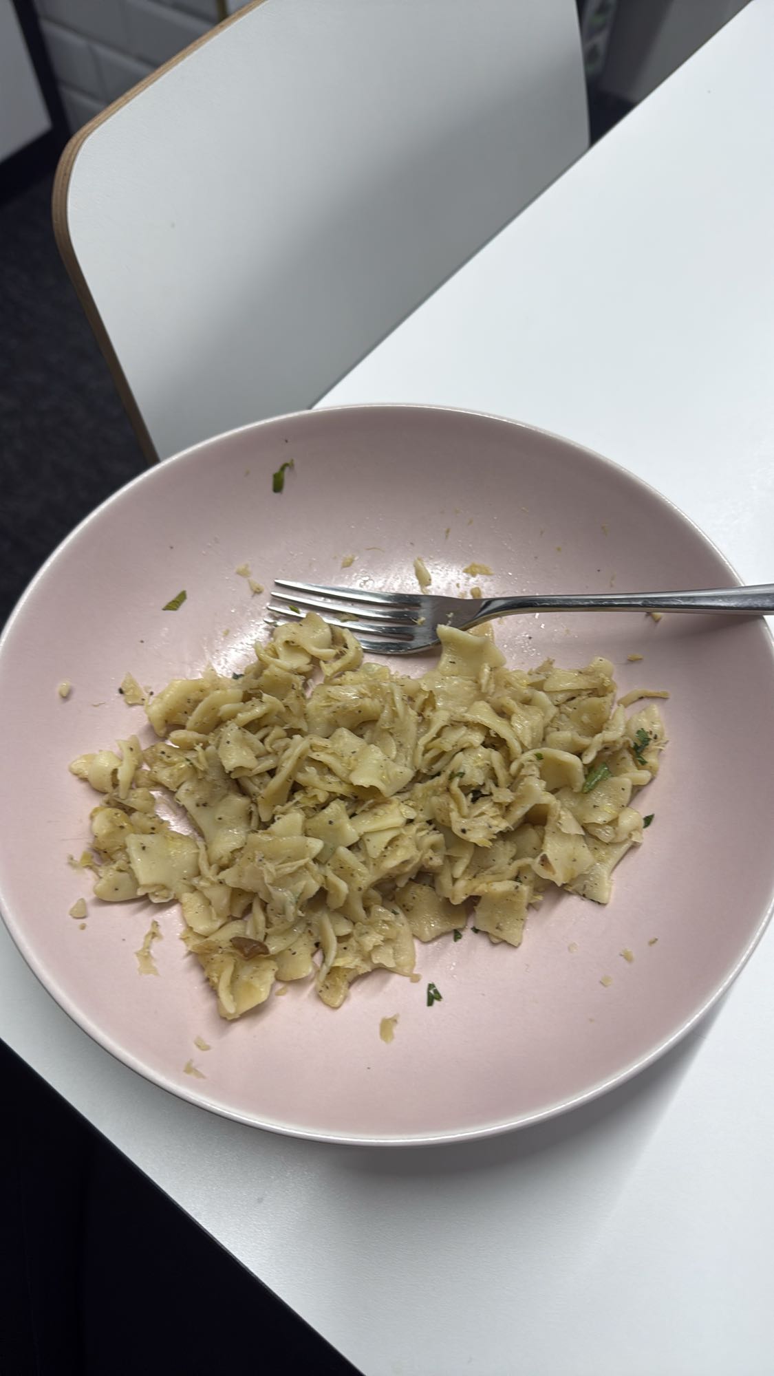 makaron z masłem i ziołami