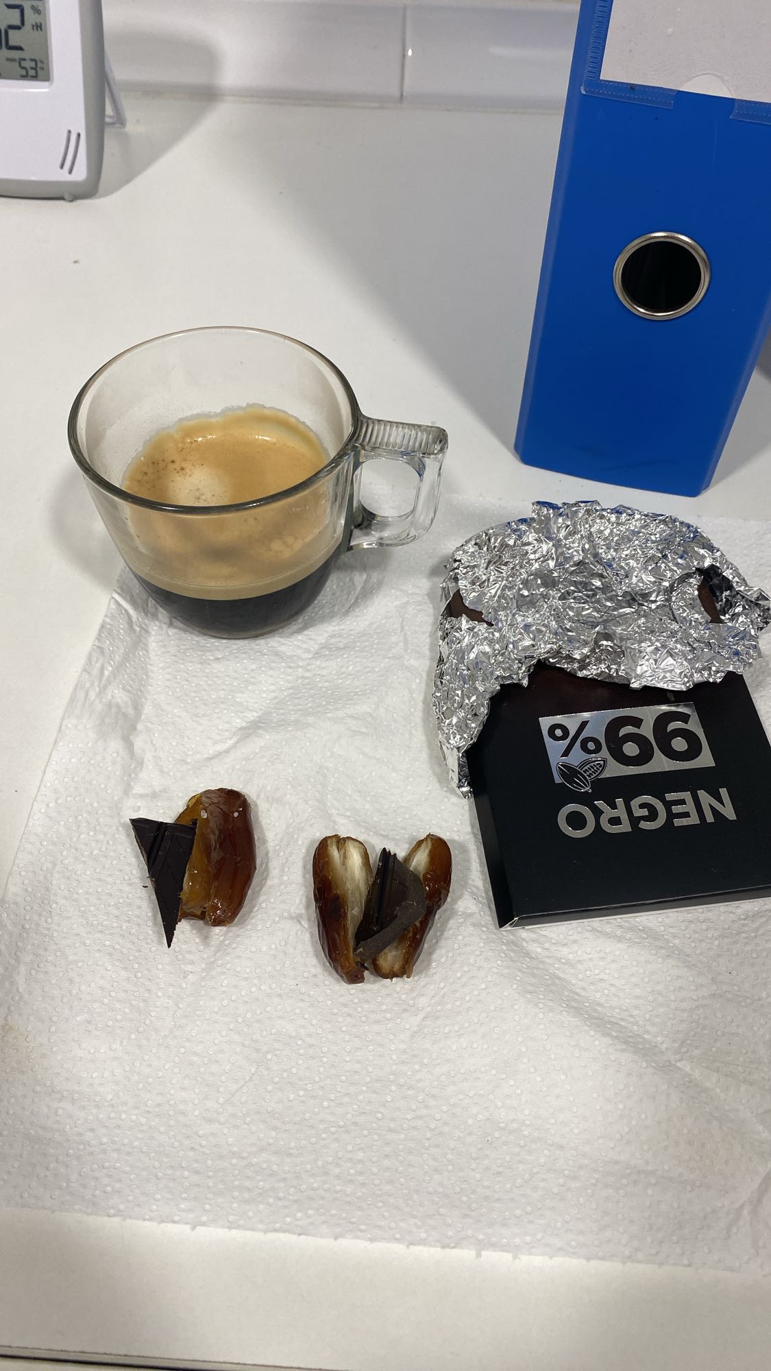 Cafea, curmale si ciocolata