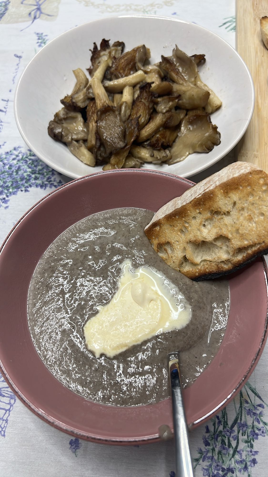 Supă de ciuperci cu pâine