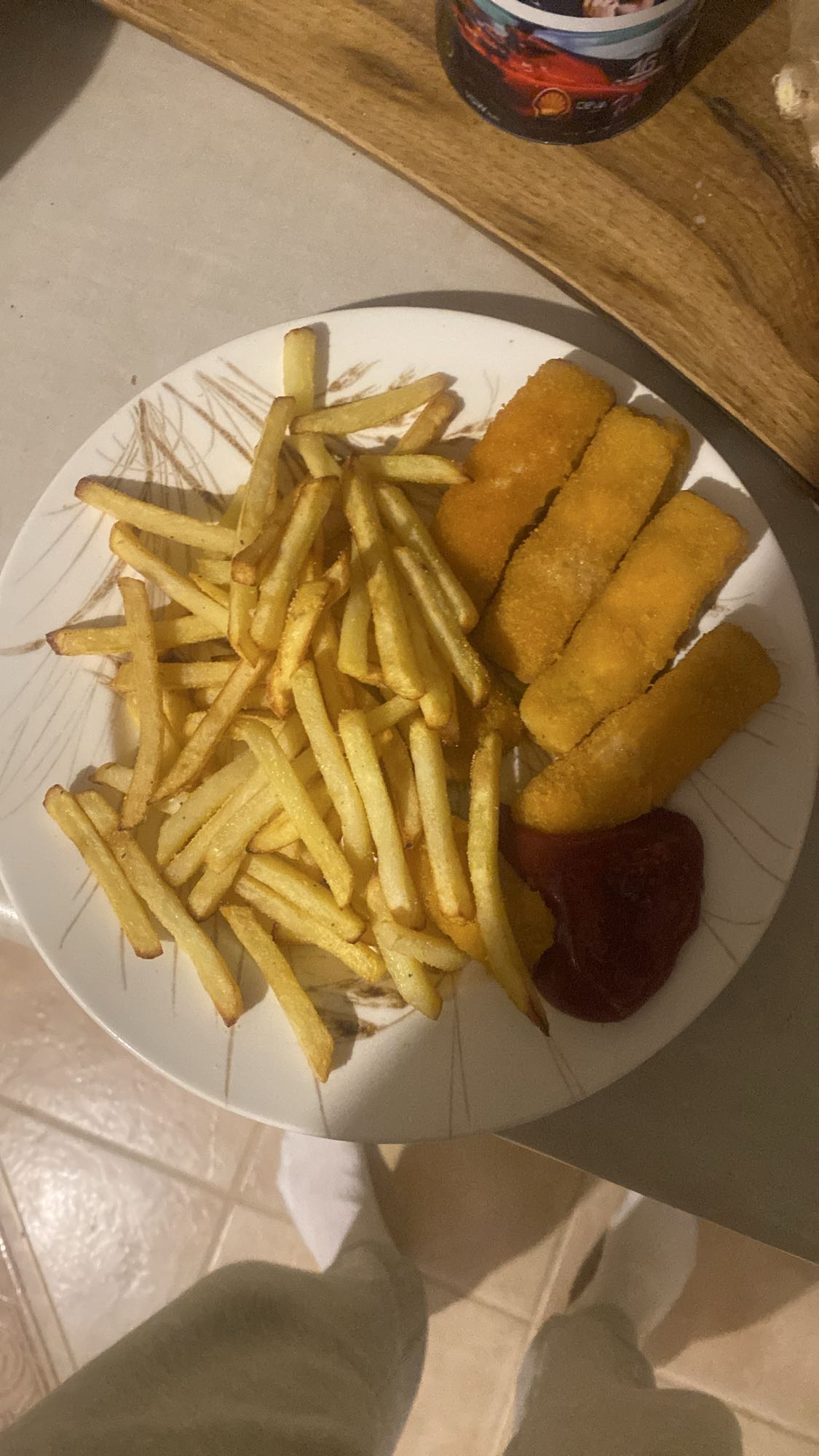 Frytki z paluszkami rybnymi