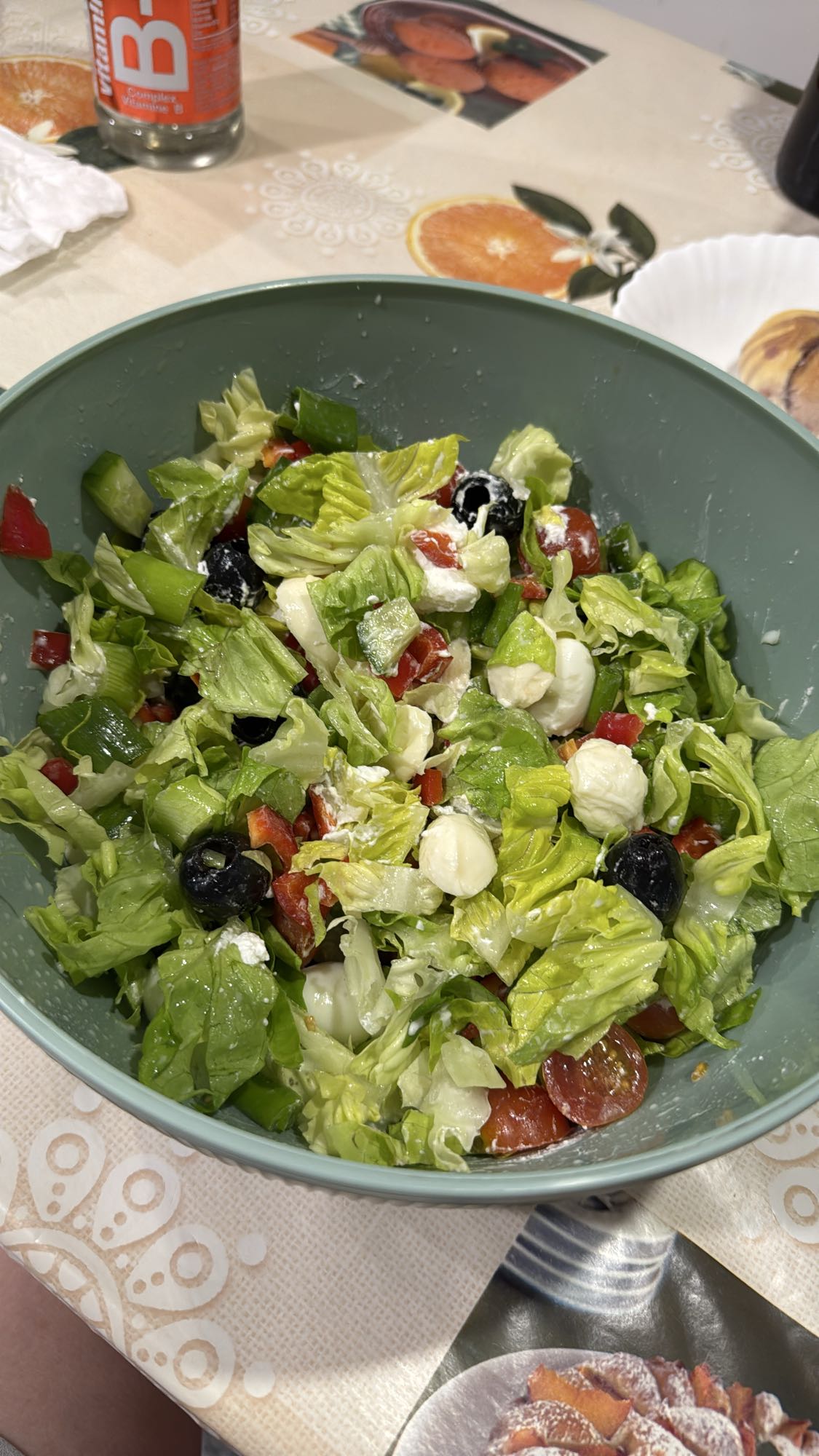 Salată proaspătă cu brânză