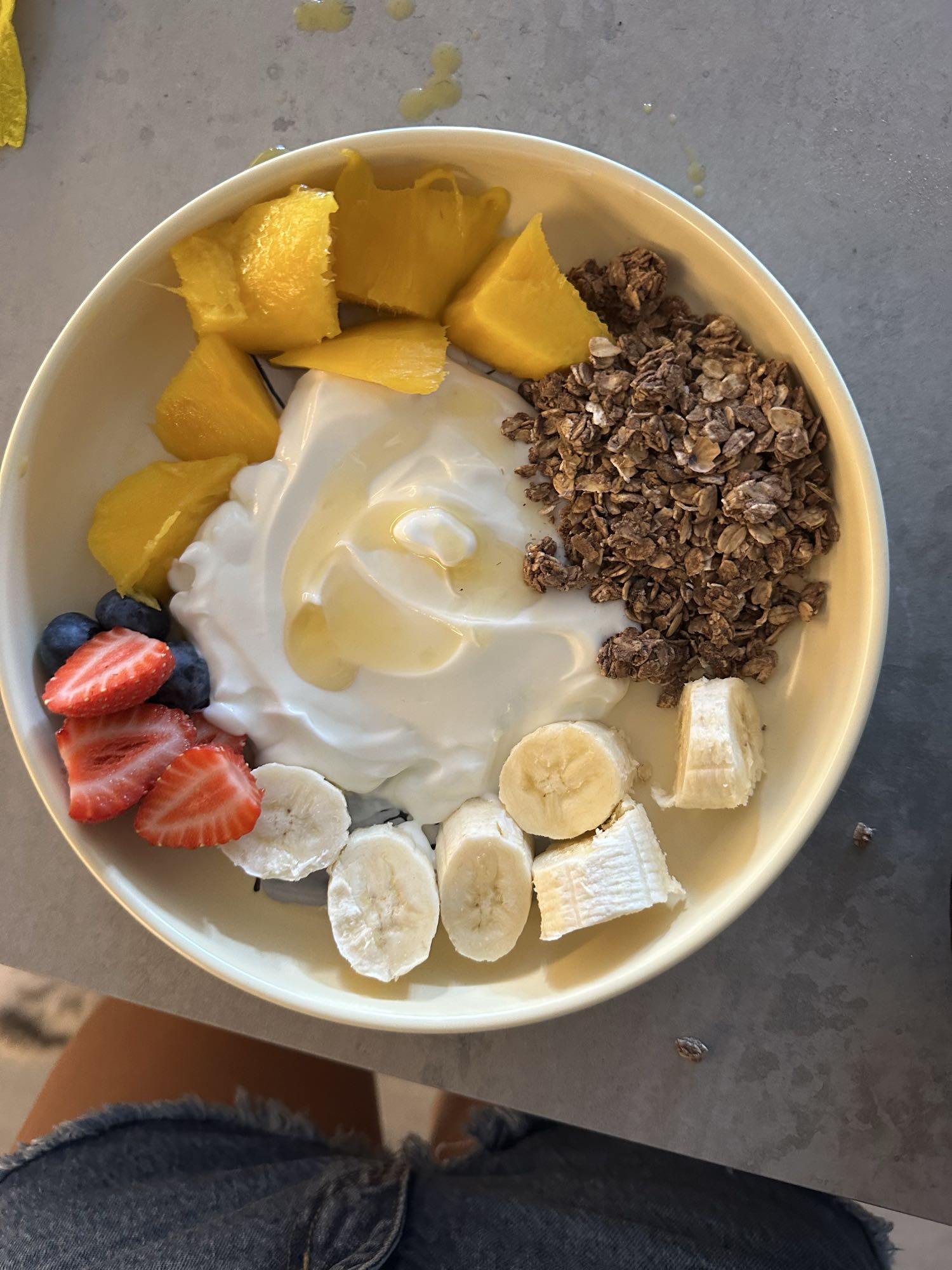 Tazón de yogur con frutas