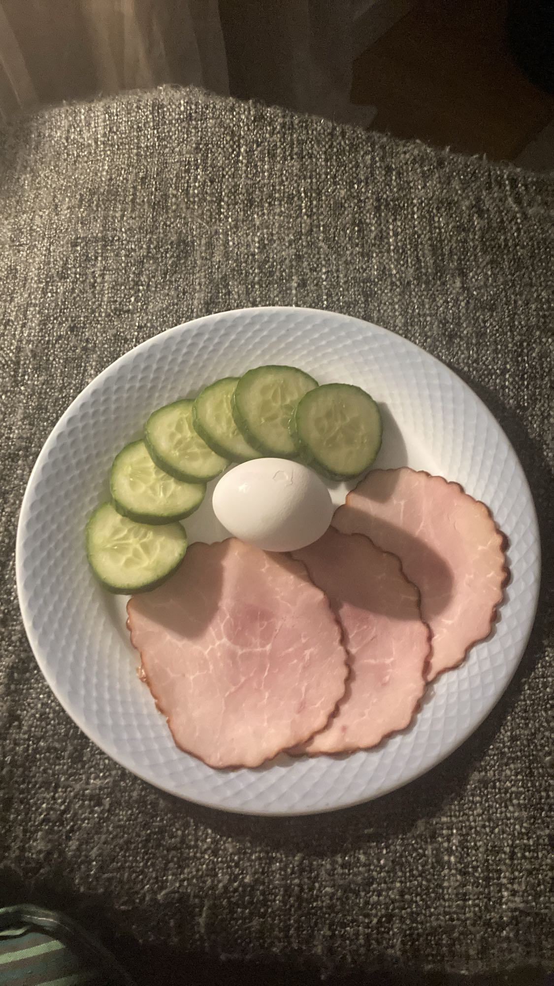 Skinka, ägg och gurka