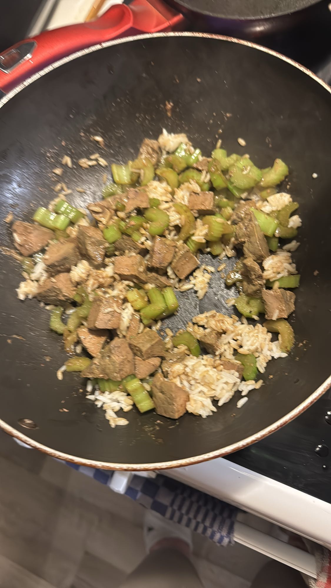 Biffwok med ris och selleri