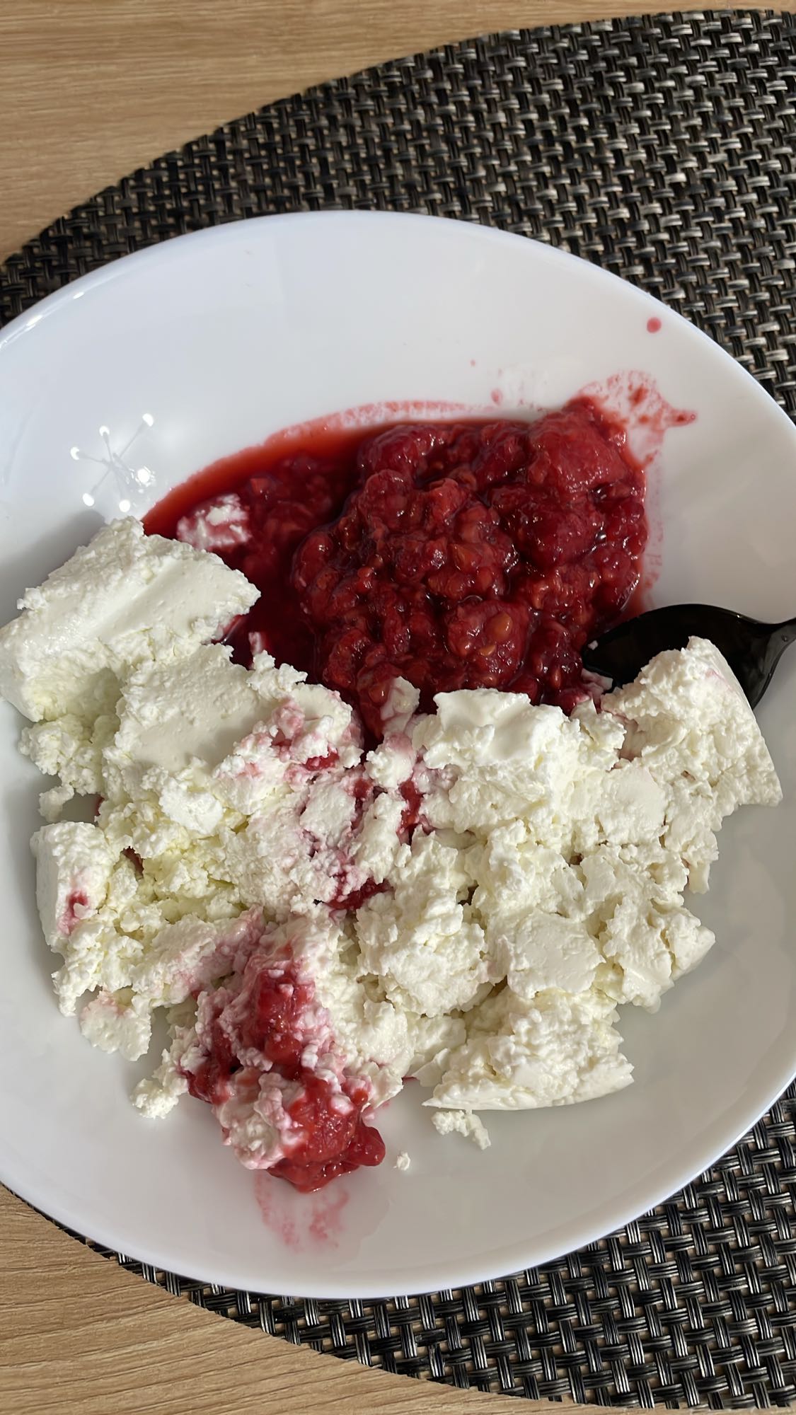 Сир із малиною