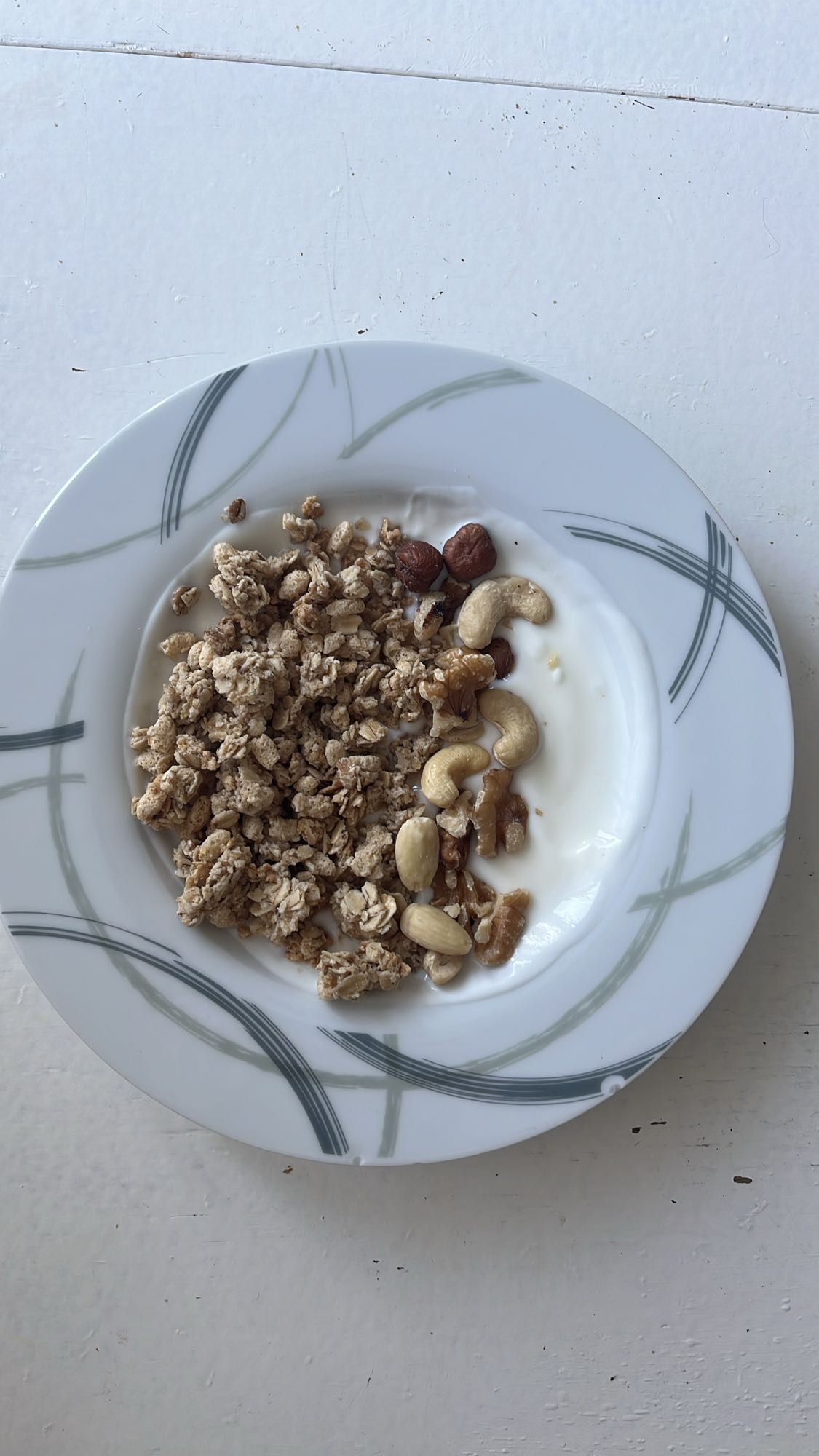 Yoğurtlu Granola ve Kuruyemiş