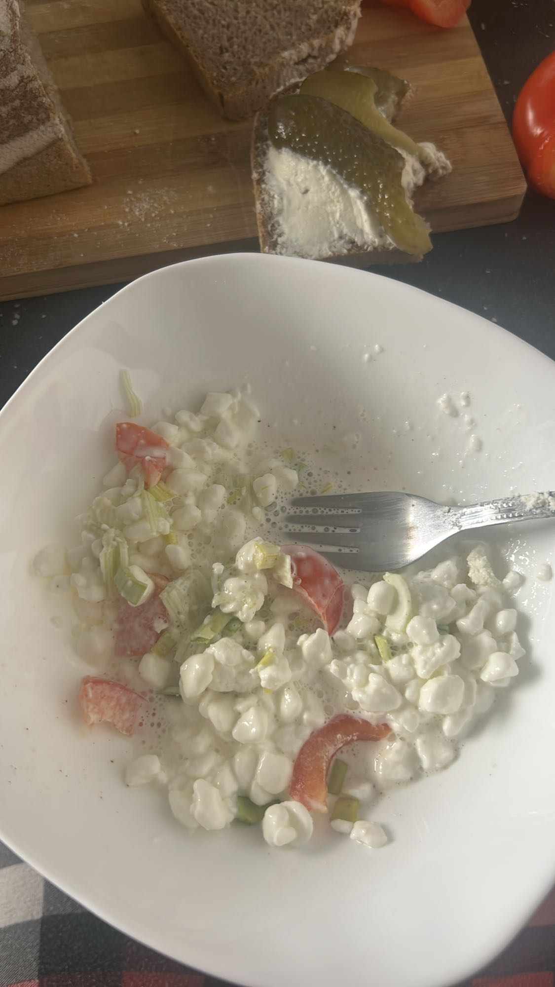 Twaróg z warzywami i chlebem