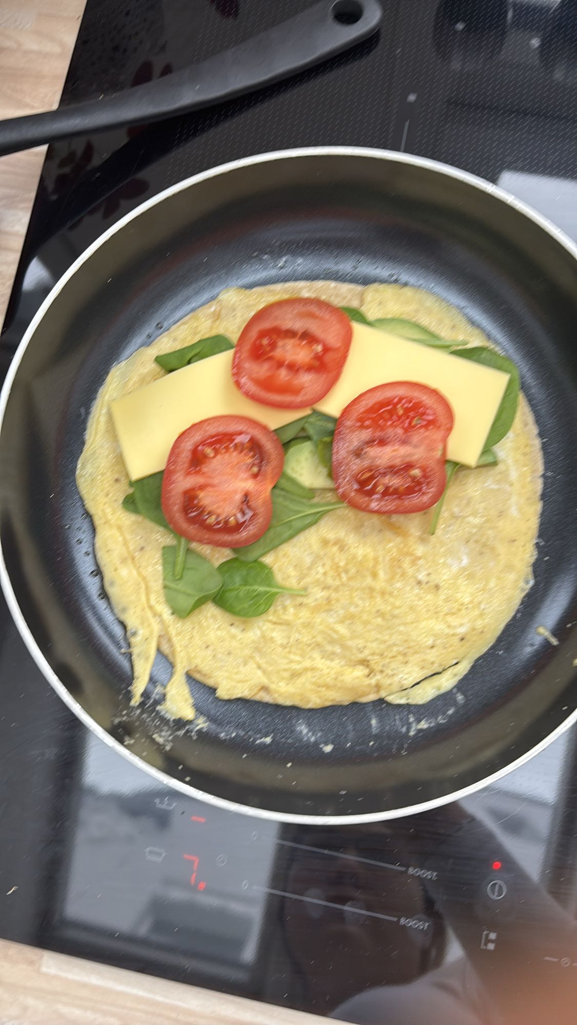 Omelet met kaas en groenten