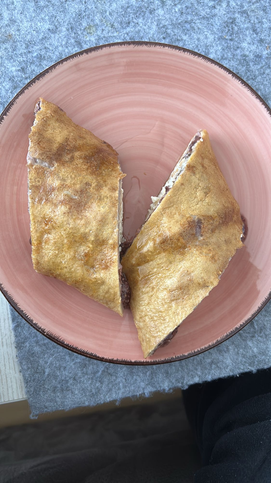 Sándwich de pan y crema