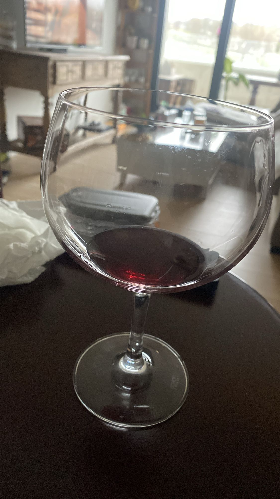 Pahar mic de vin roșu