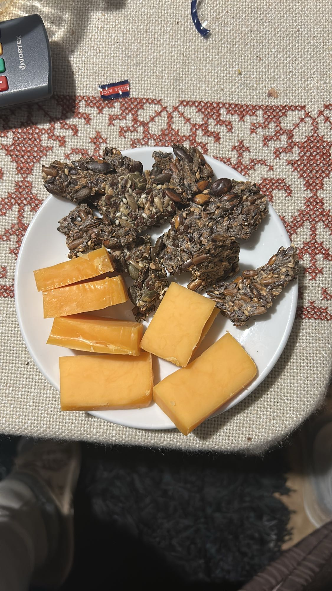 Brânză cu biscuiți semințe