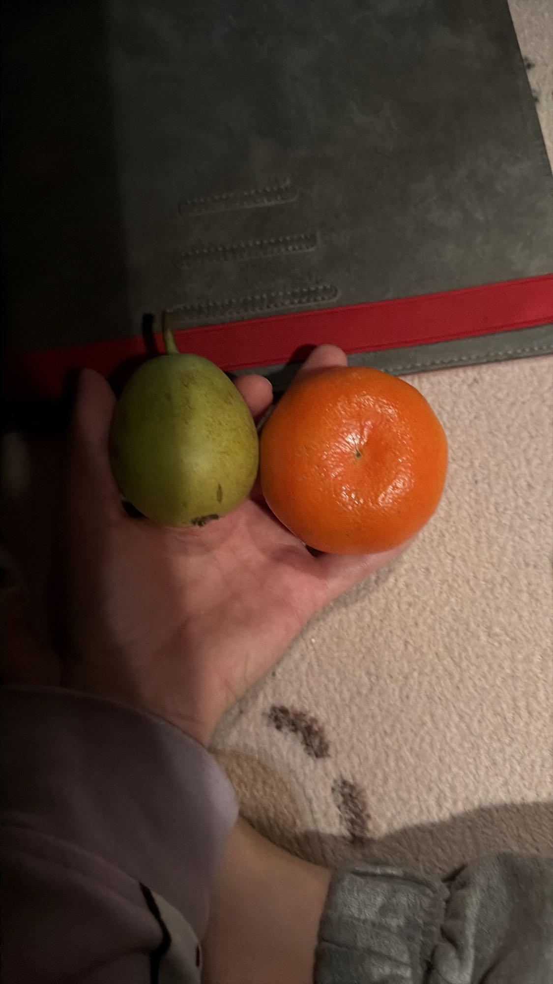 Pară și mandarină