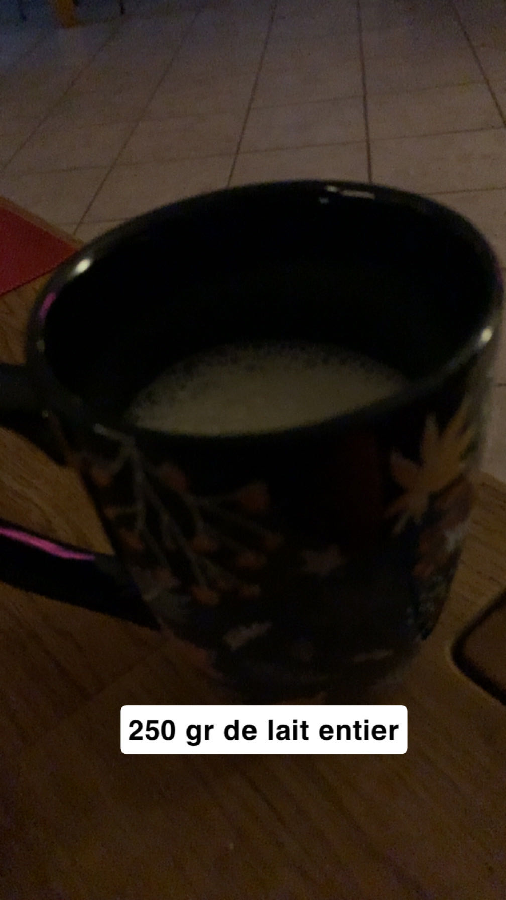 Tasse de lait entier