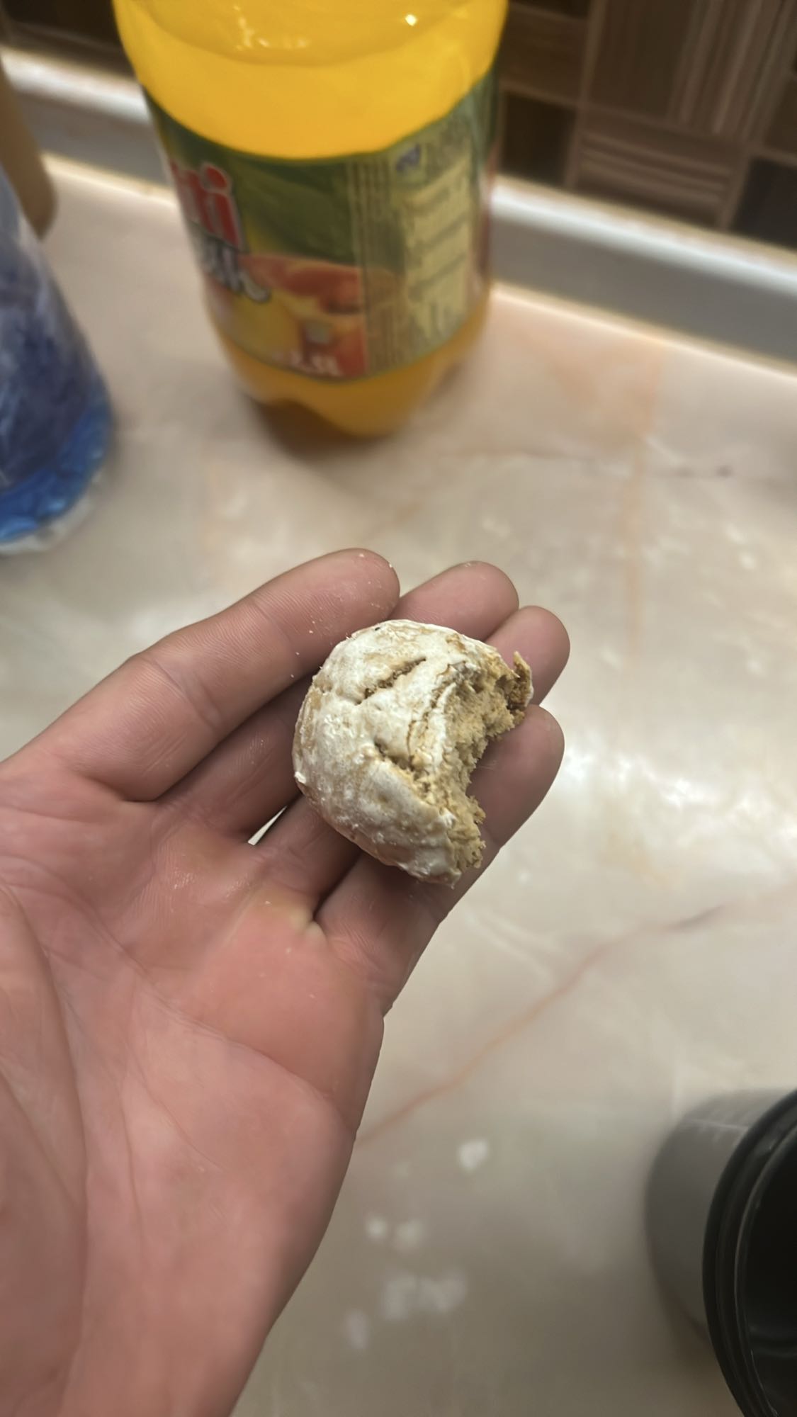 Biscuit cu zahăr pudră