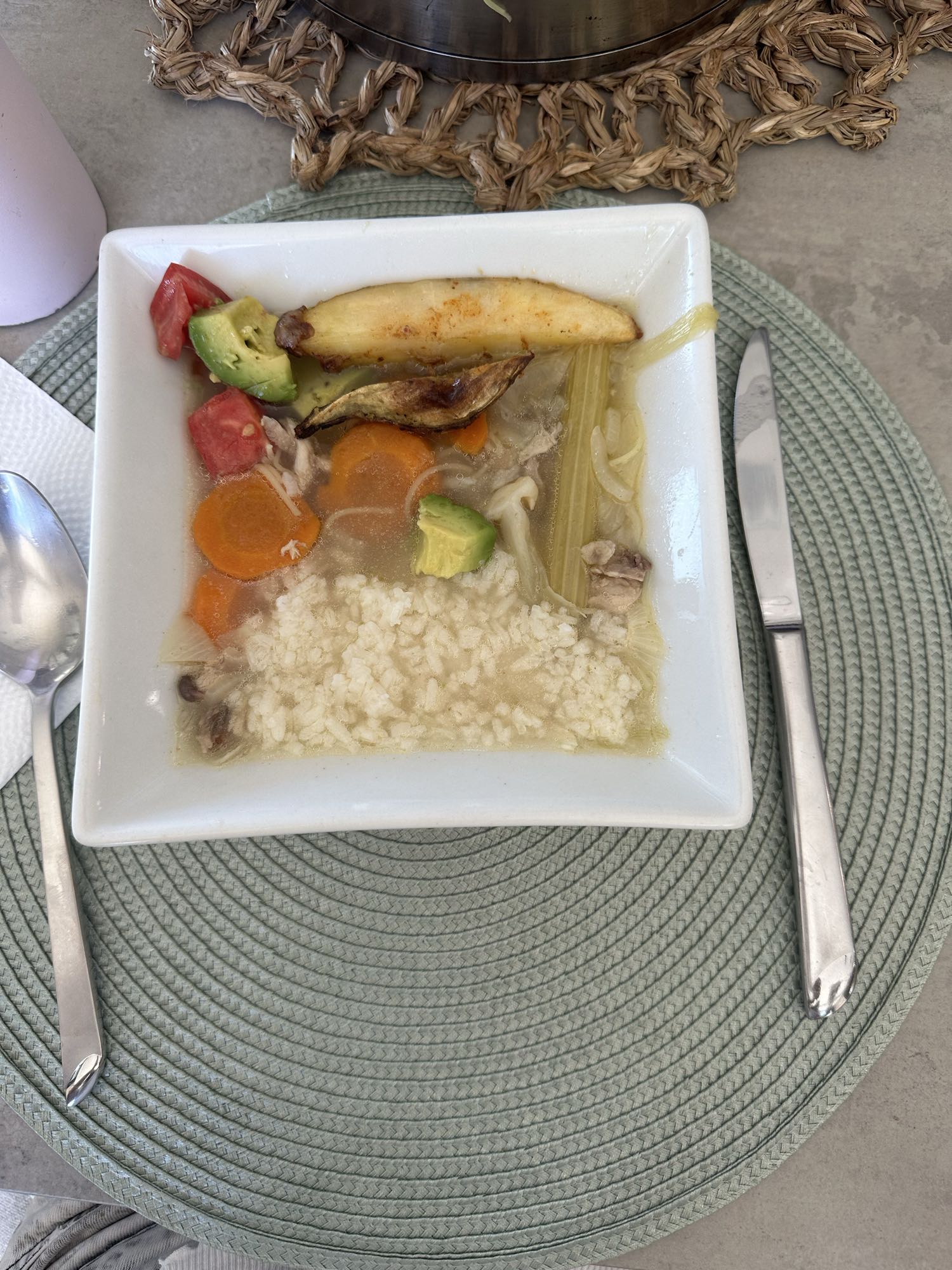 Sopa de pollo con arroz