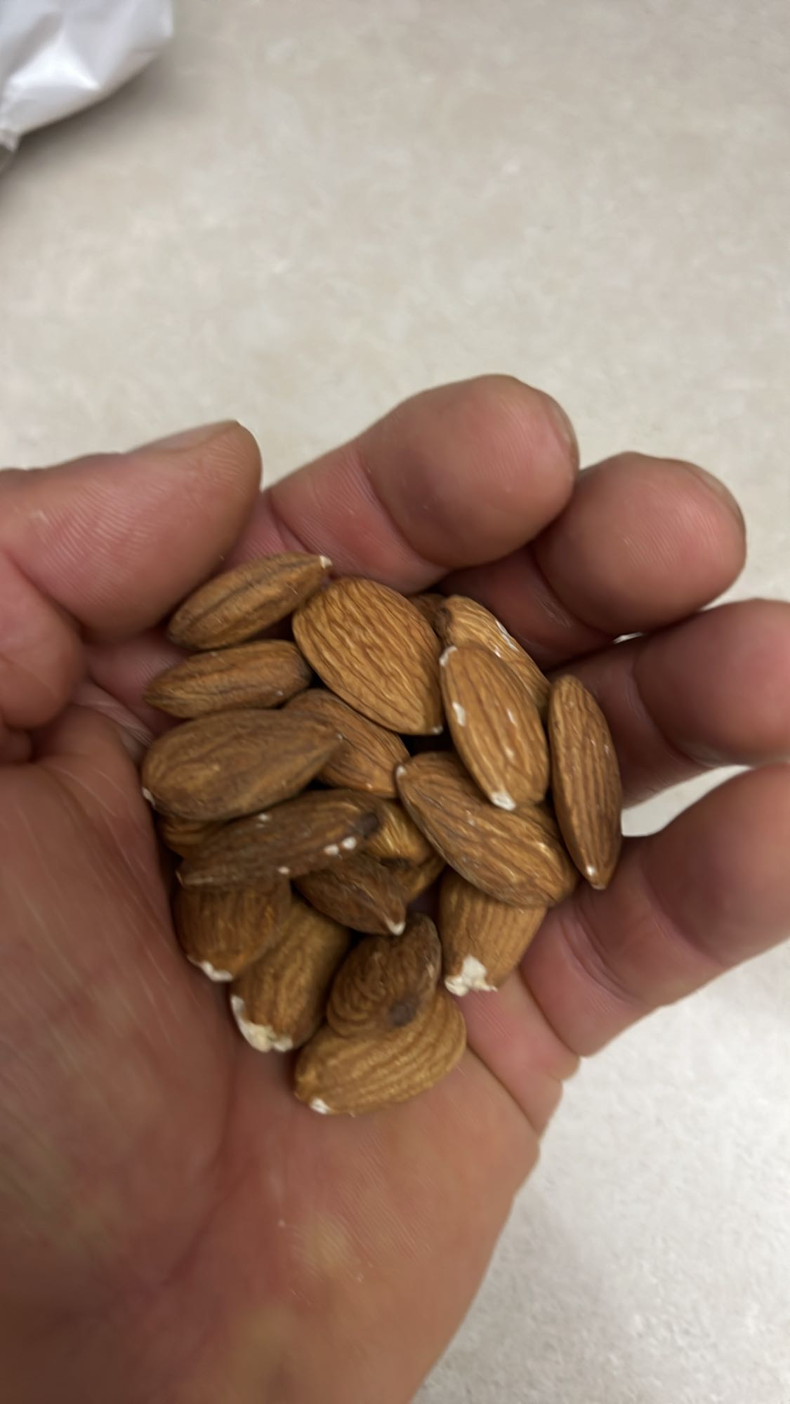 Badem atıştırmalık