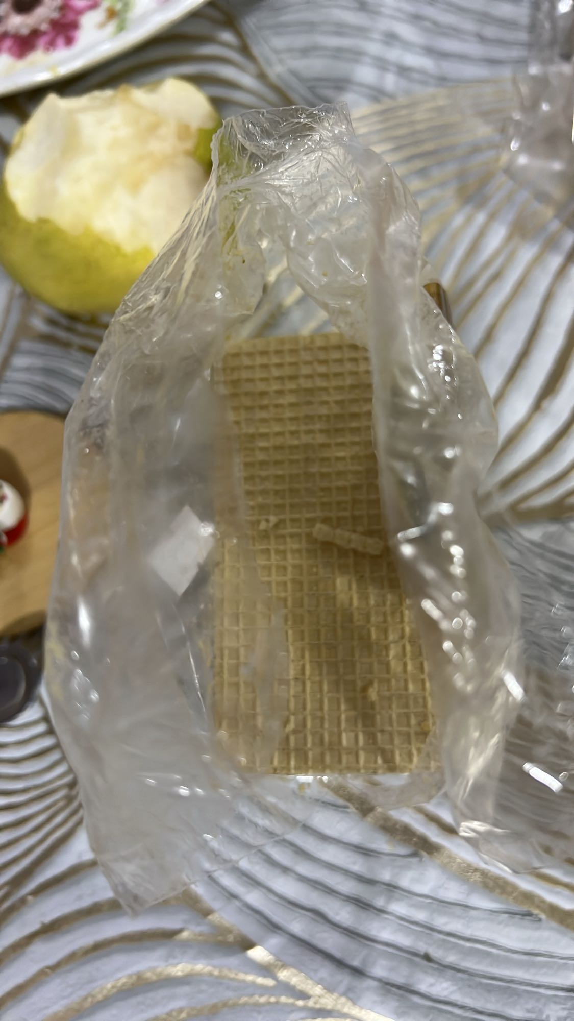 вафля и яблоко