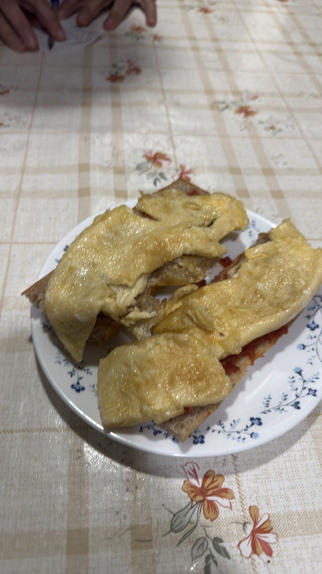 Tostadas con tortilla
