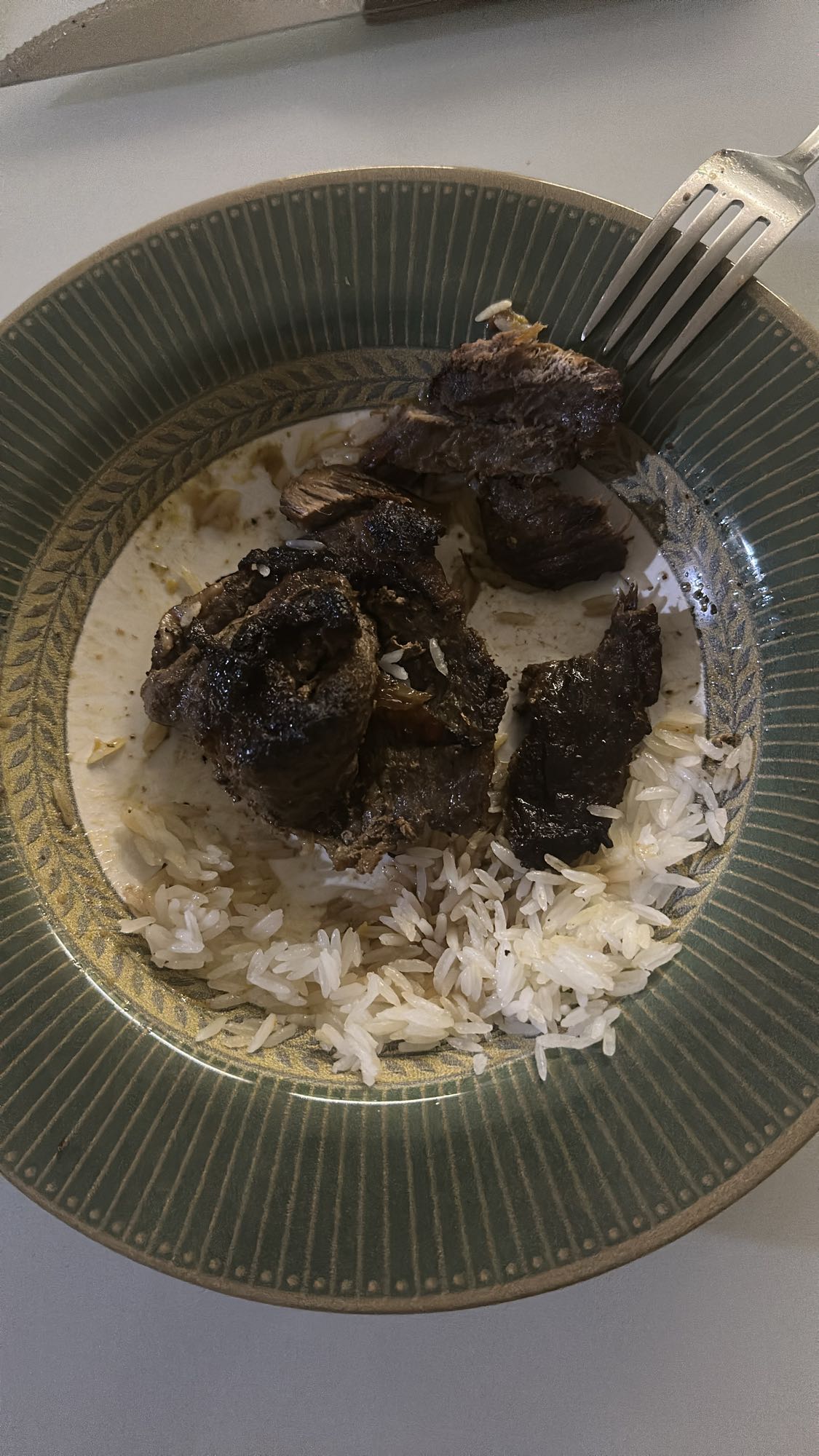 Arroz com carne grelhada