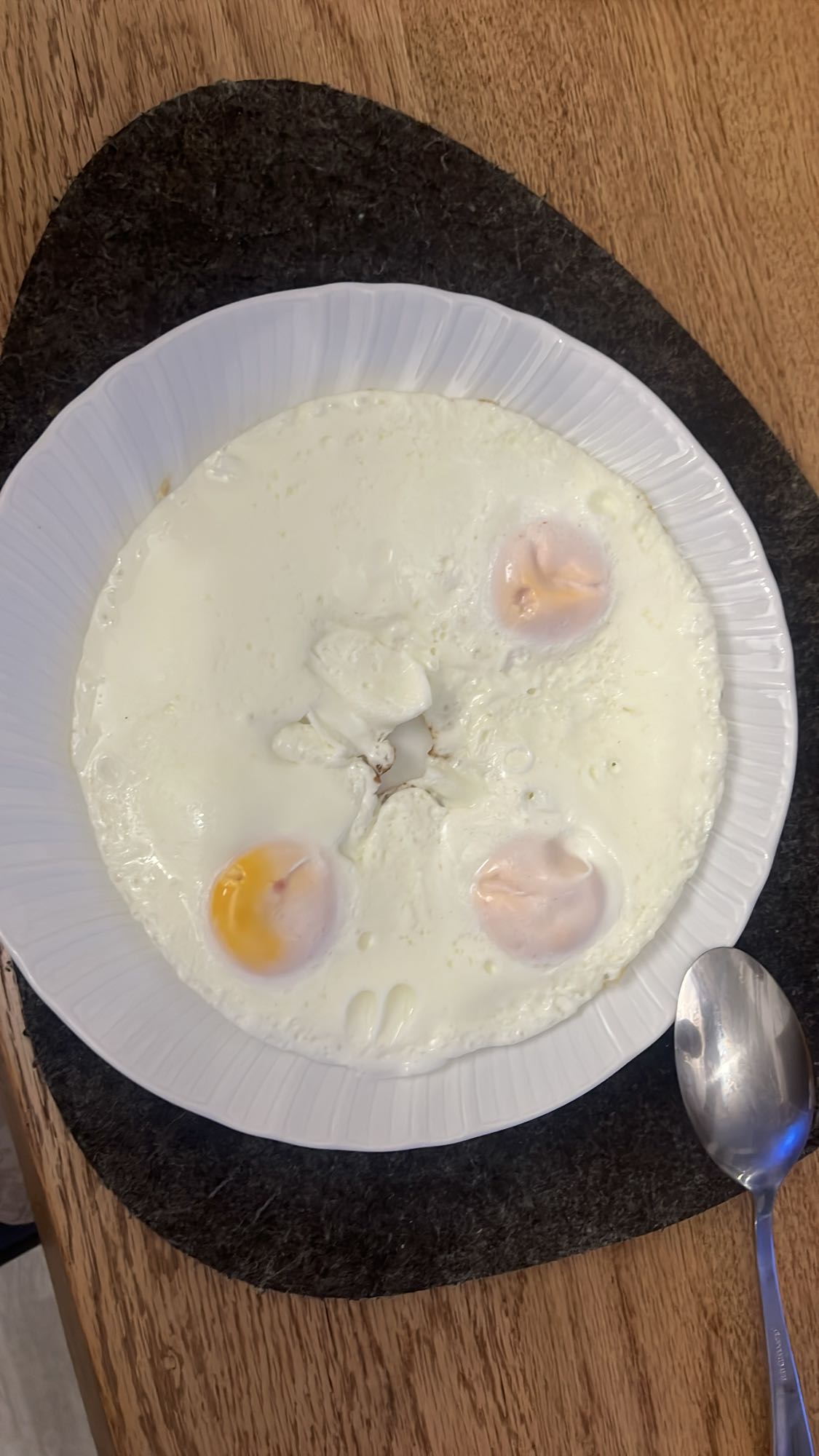 Kızarmış yumurta tabağı