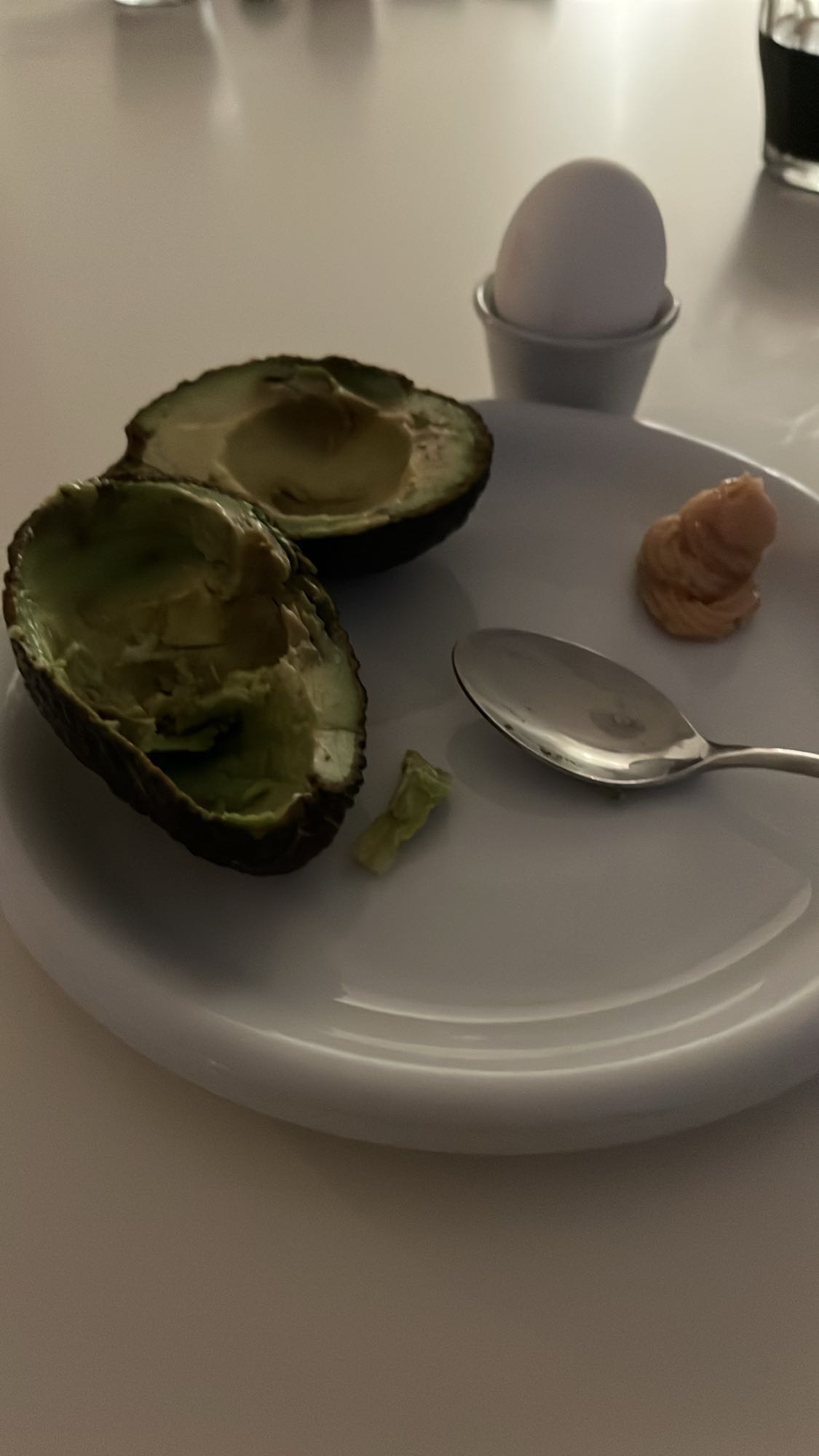 Avokado och äggfrukost