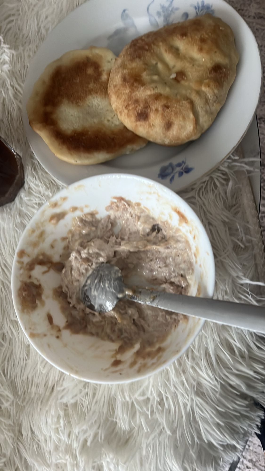 Flatbread with tuna mix