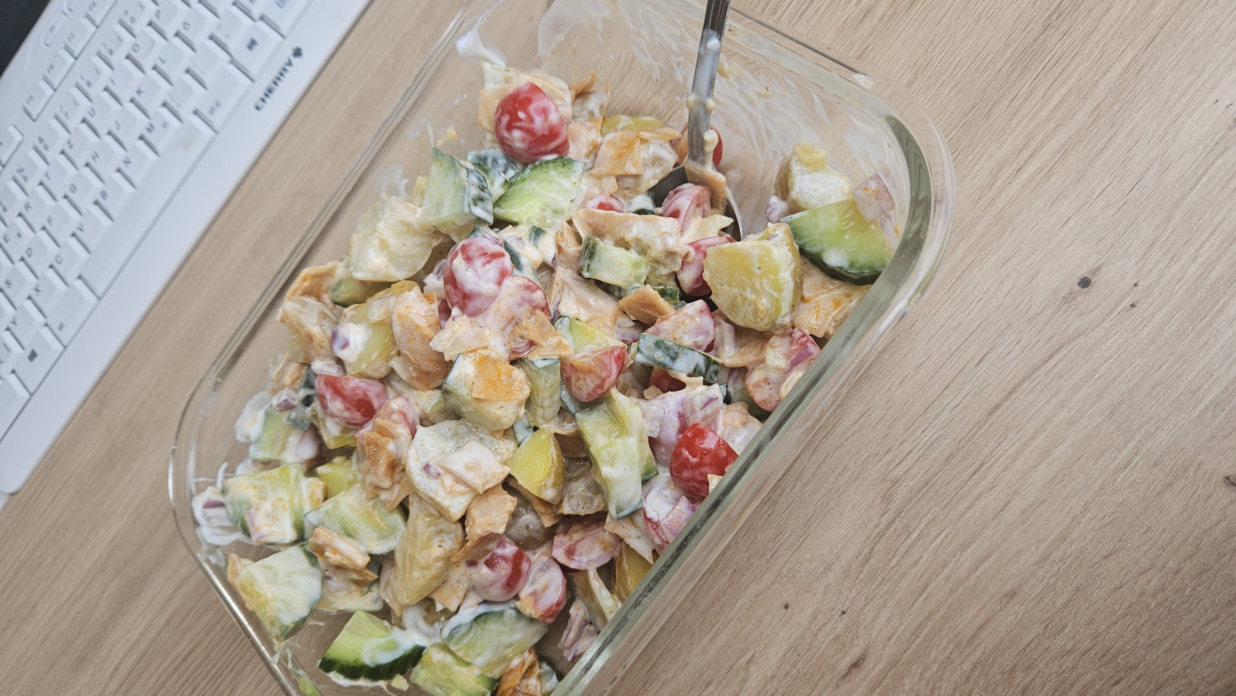 Gemischter Joghurt-Salat