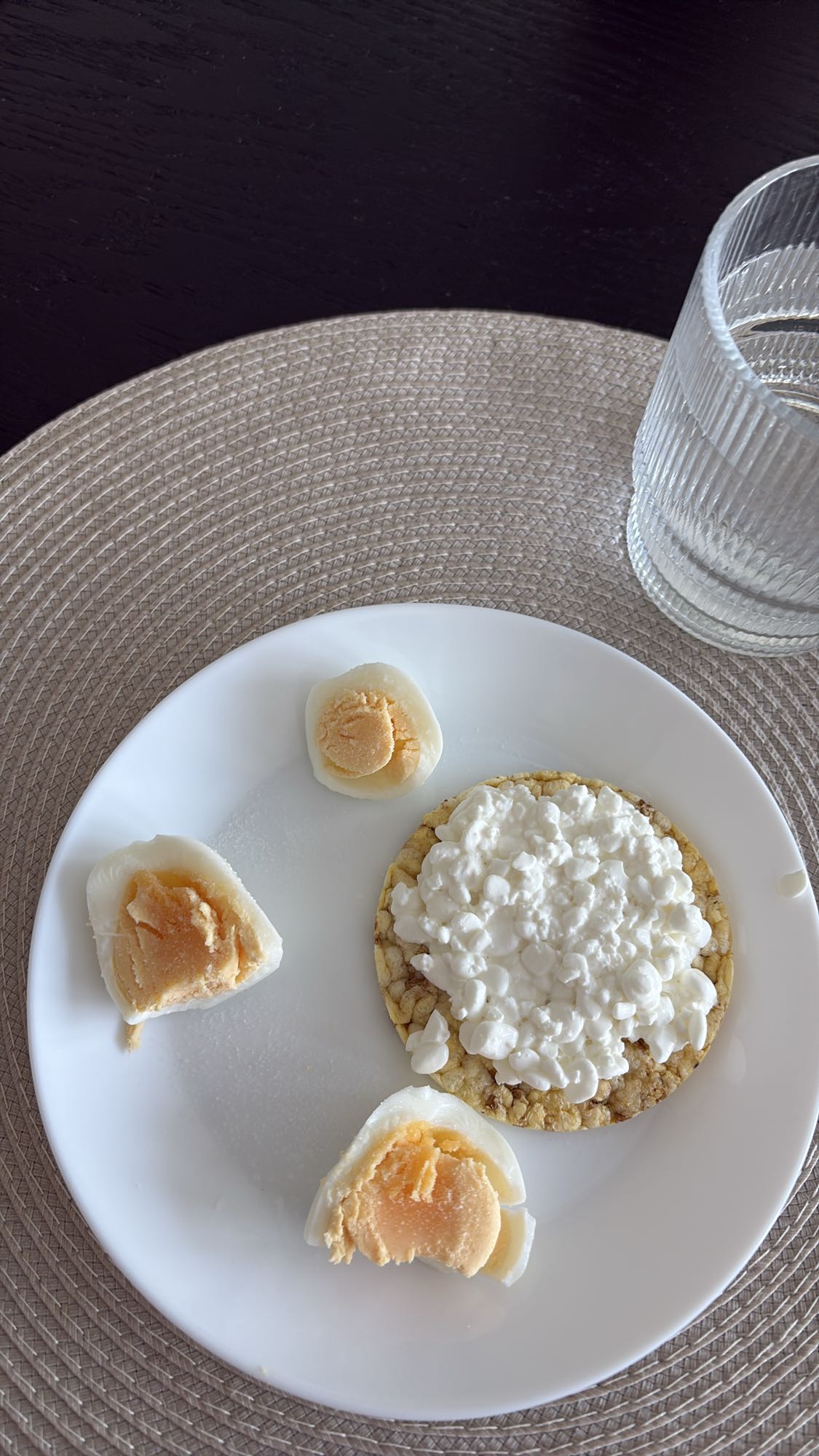 Riskaka med keso och ägg