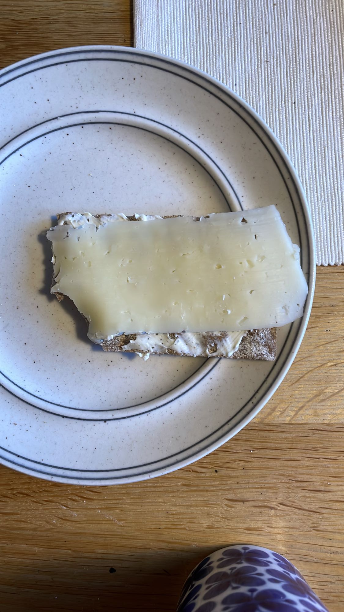 Knäckebröd med ost