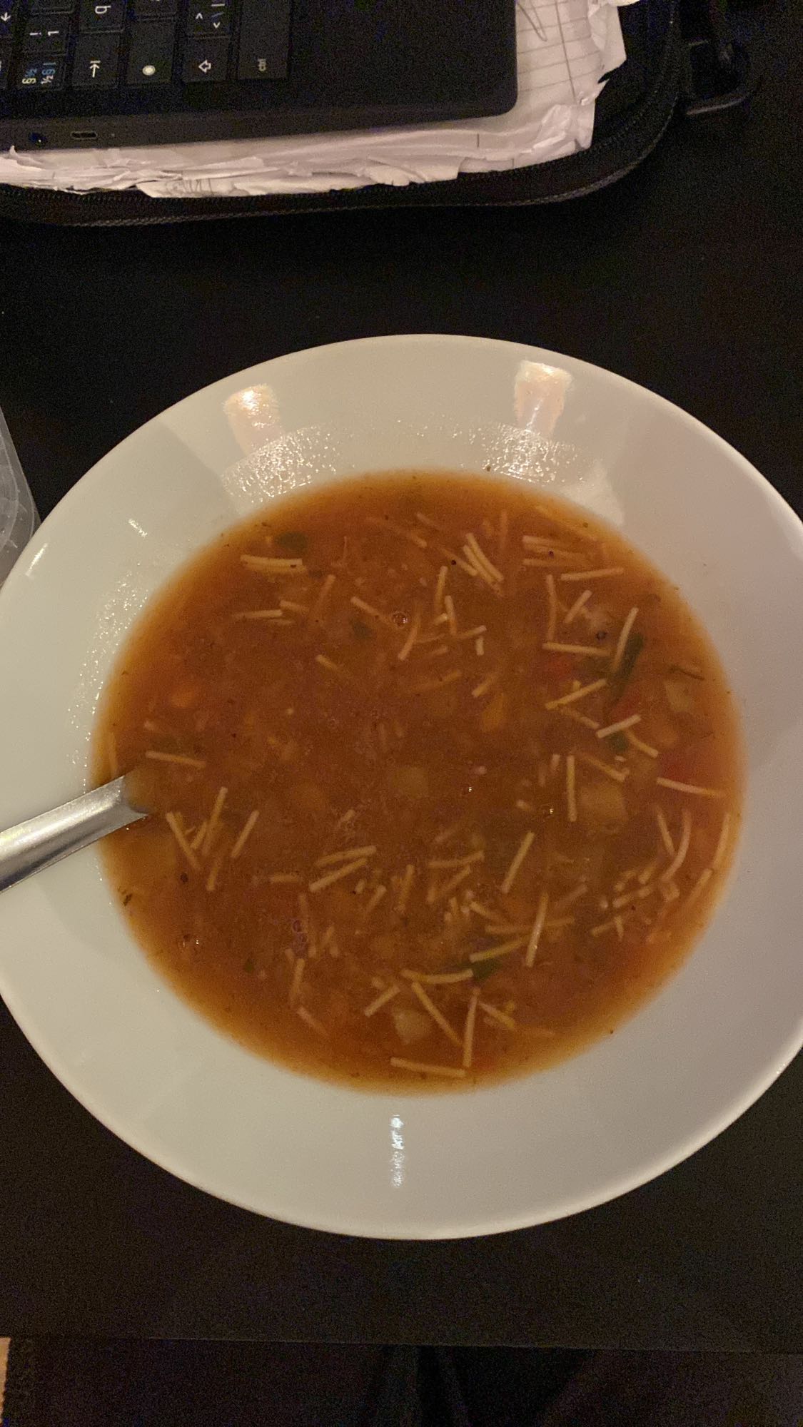 Tomatsoppa med nudlar