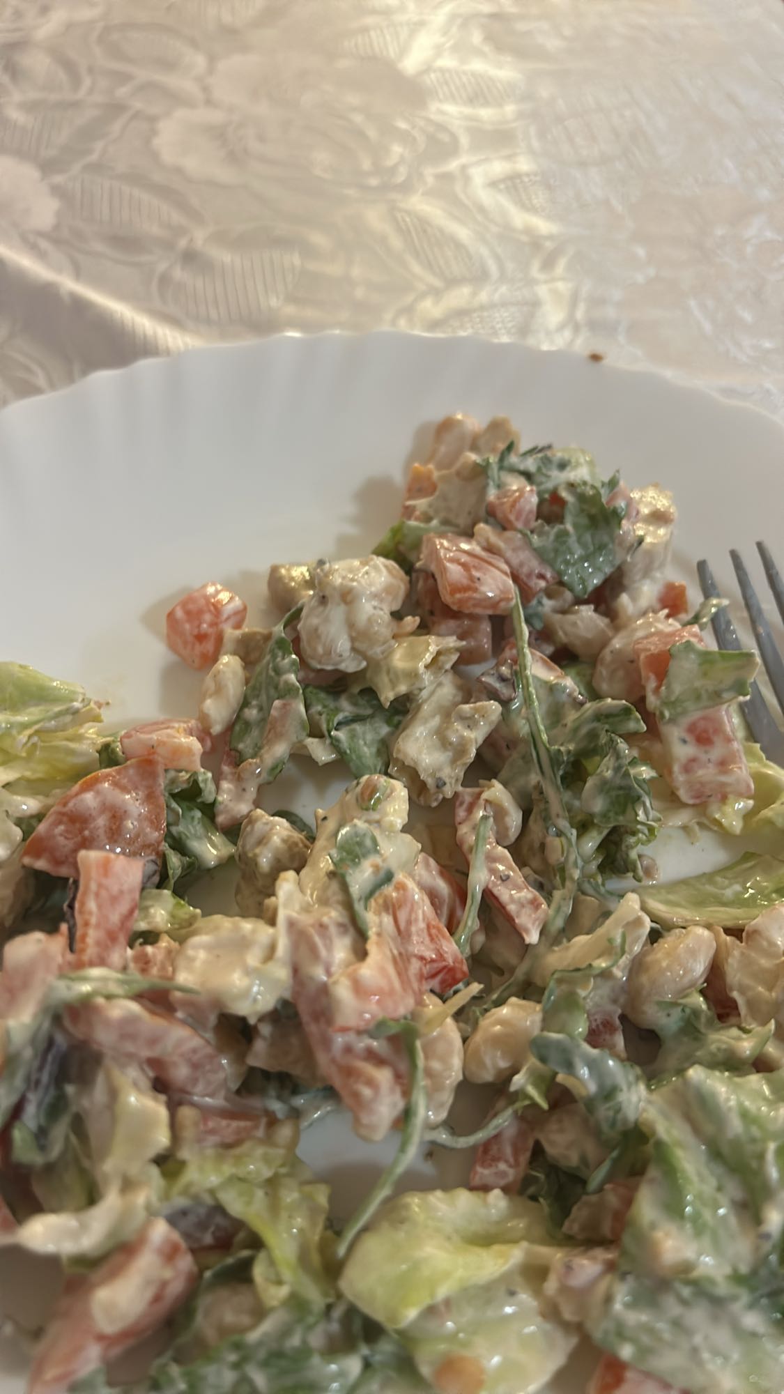 Sałatka z kurczakiem i warzywami